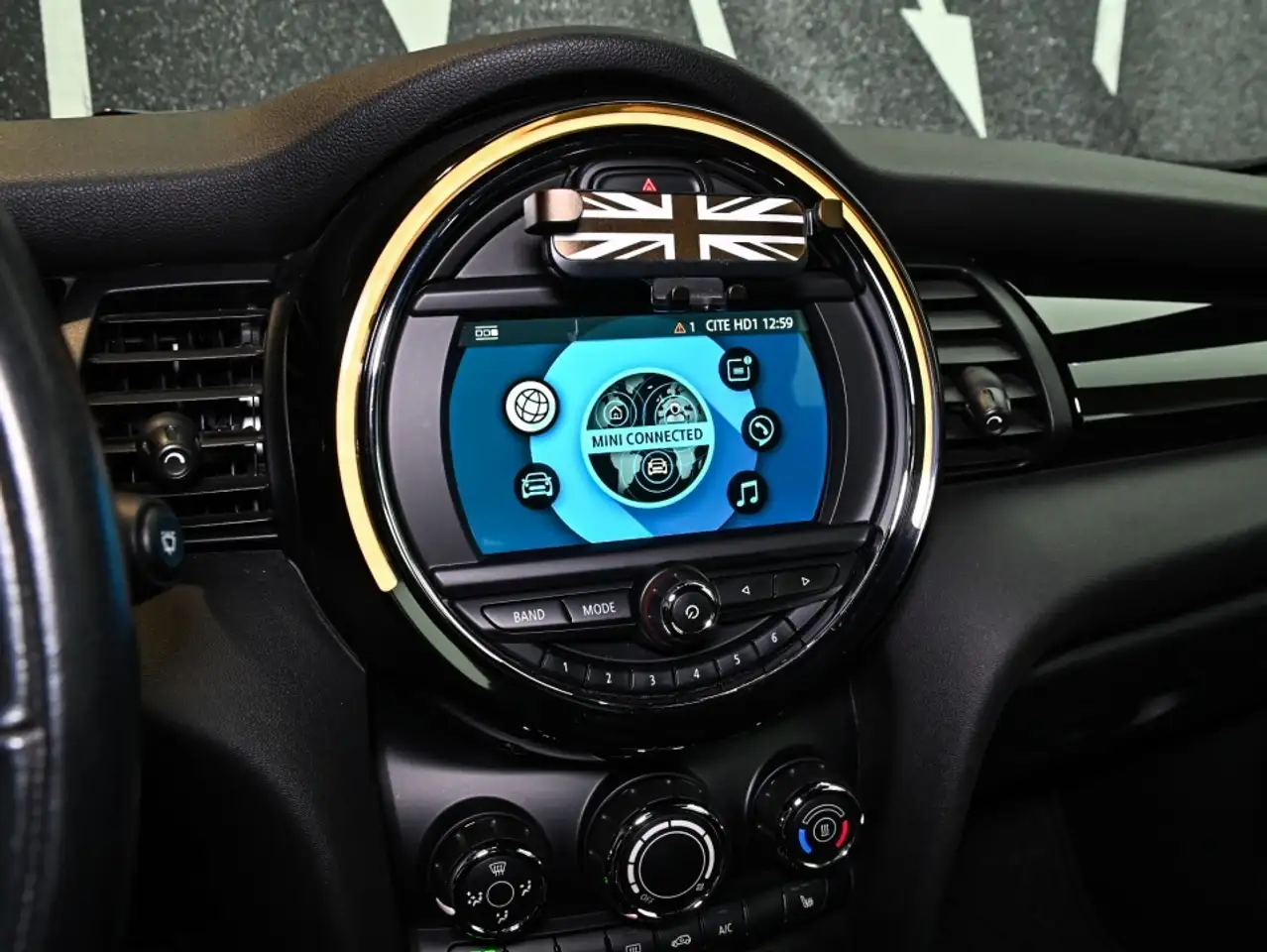 MINI Cooper Convertible снимка MINI Cooper Convertible