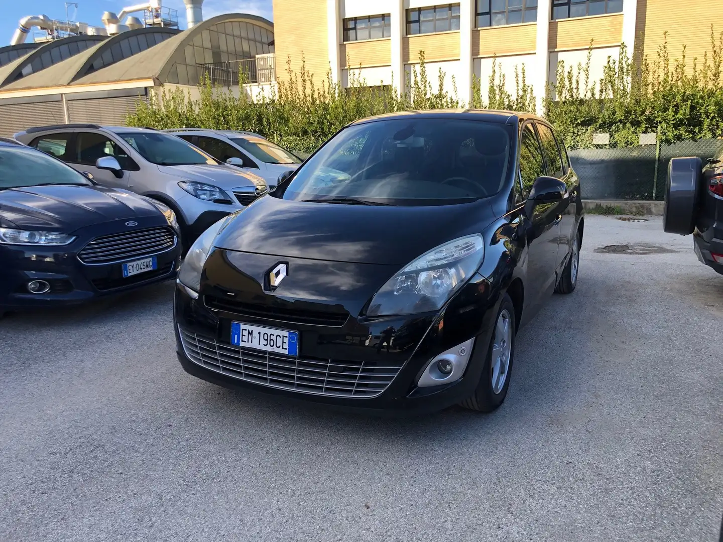 Renault Scenic 1.5 dci Luxe 110cv 7 POSTI Negro - 1