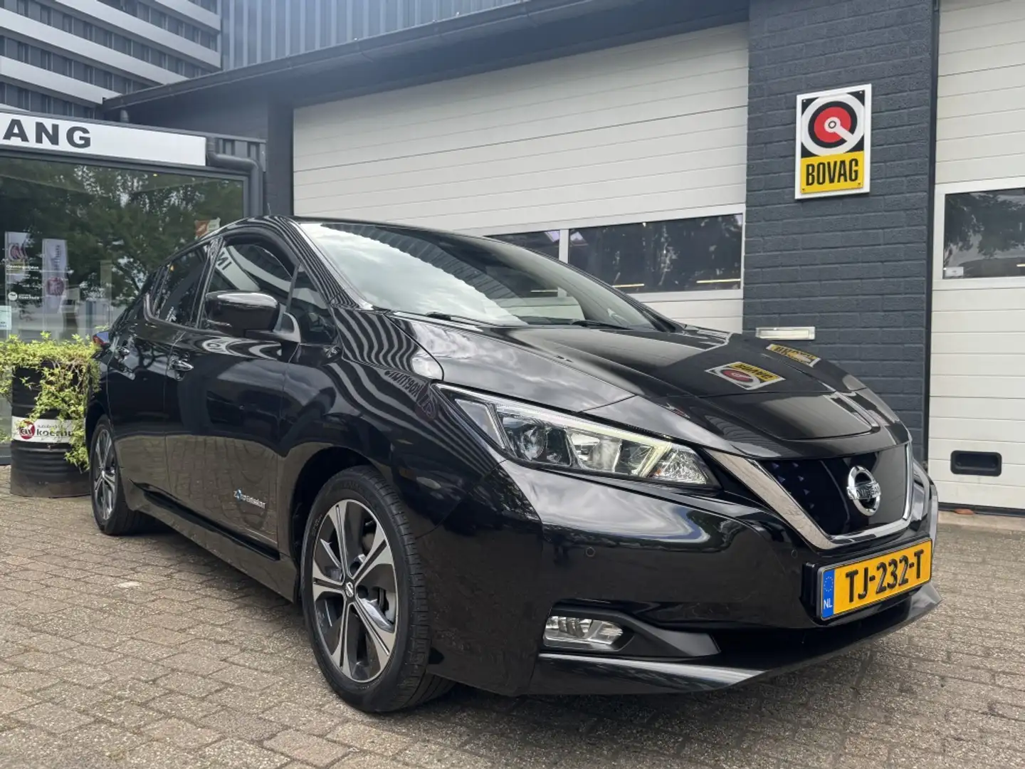 Nissan Leaf 2.ZERO EDITION 40kWh NL auto all in prijs Noir - 1