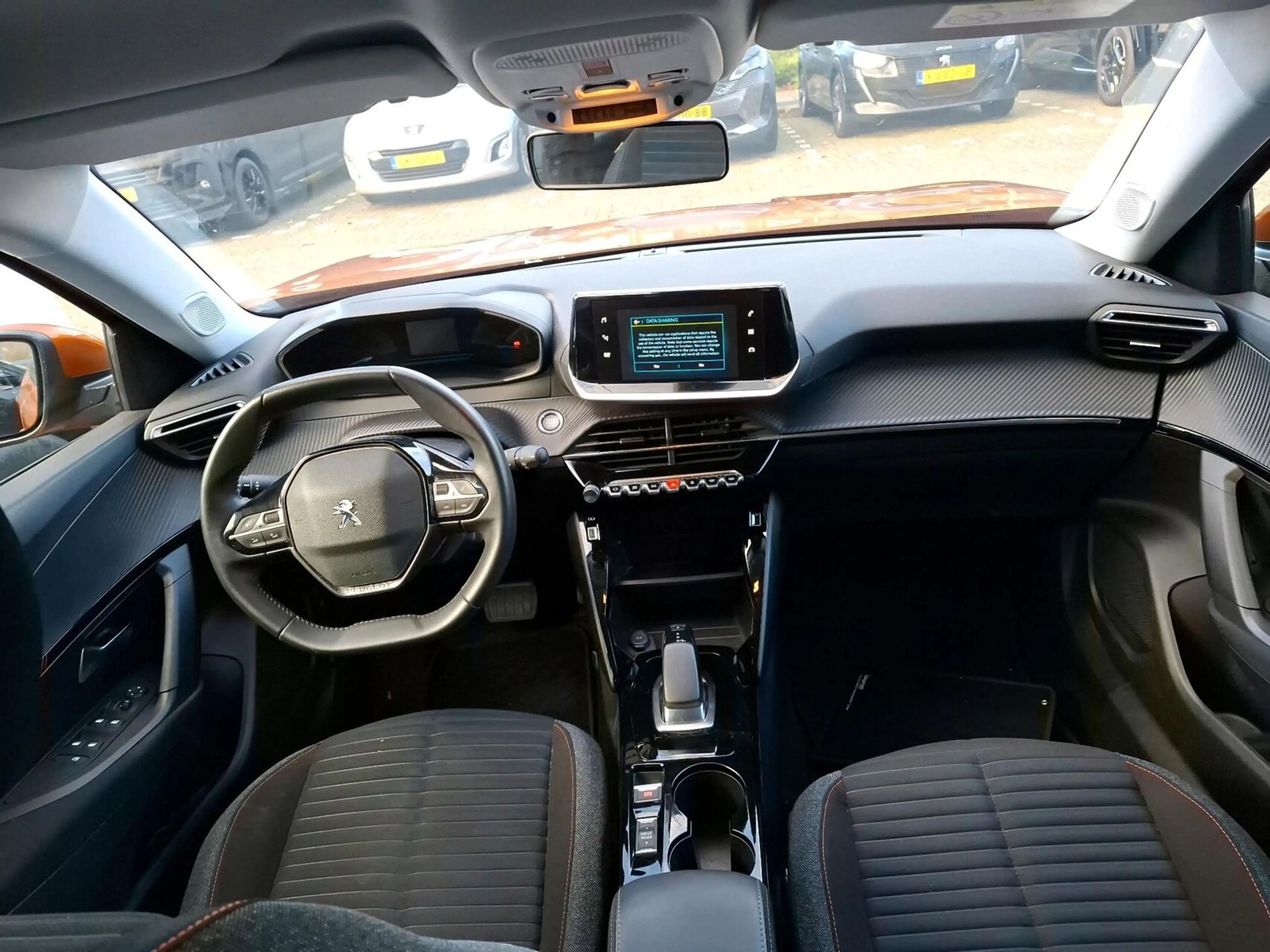 Peugeot e-2008 EV Active 50 kWh | LED | Climate | — photo 2