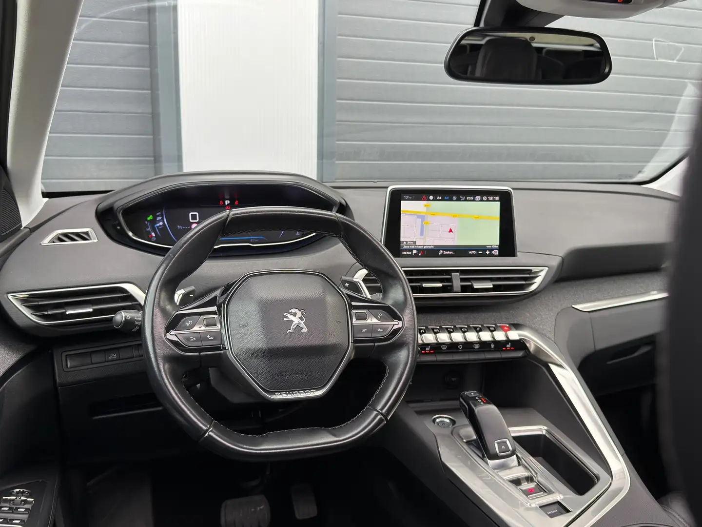 Peugeot 5008 1.2 Leder / Automaat / 7 Persoons / Lane Assist Gris - 2