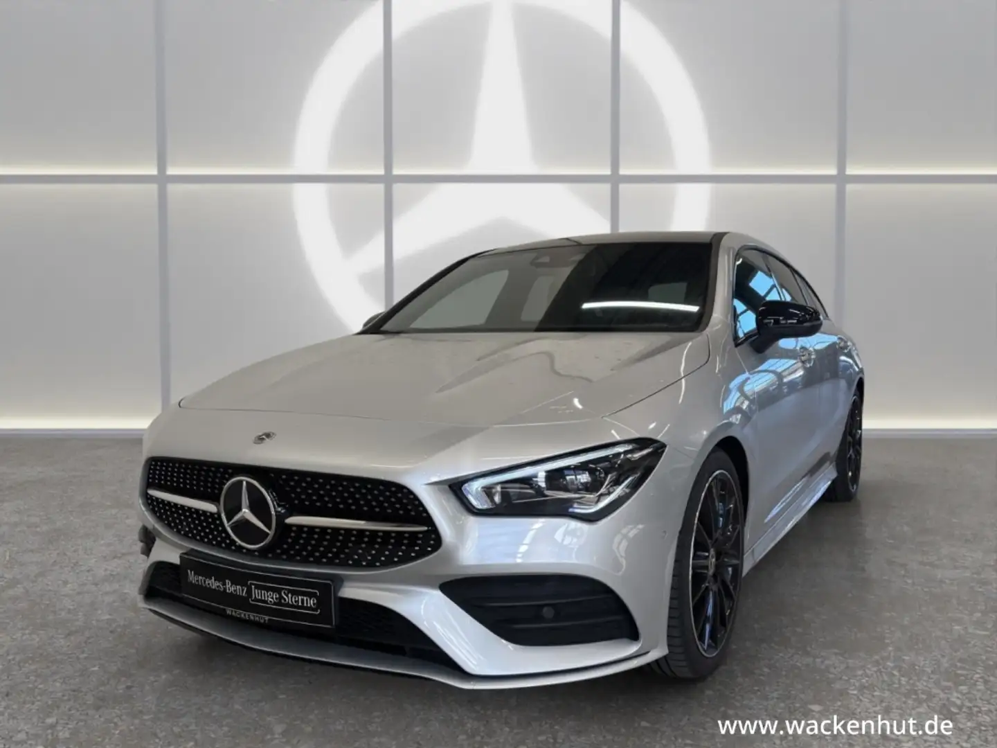 Mercedes-Benz CLA 220 d AMG NIGHT+BUSI+AHK+PANO Silber - 2