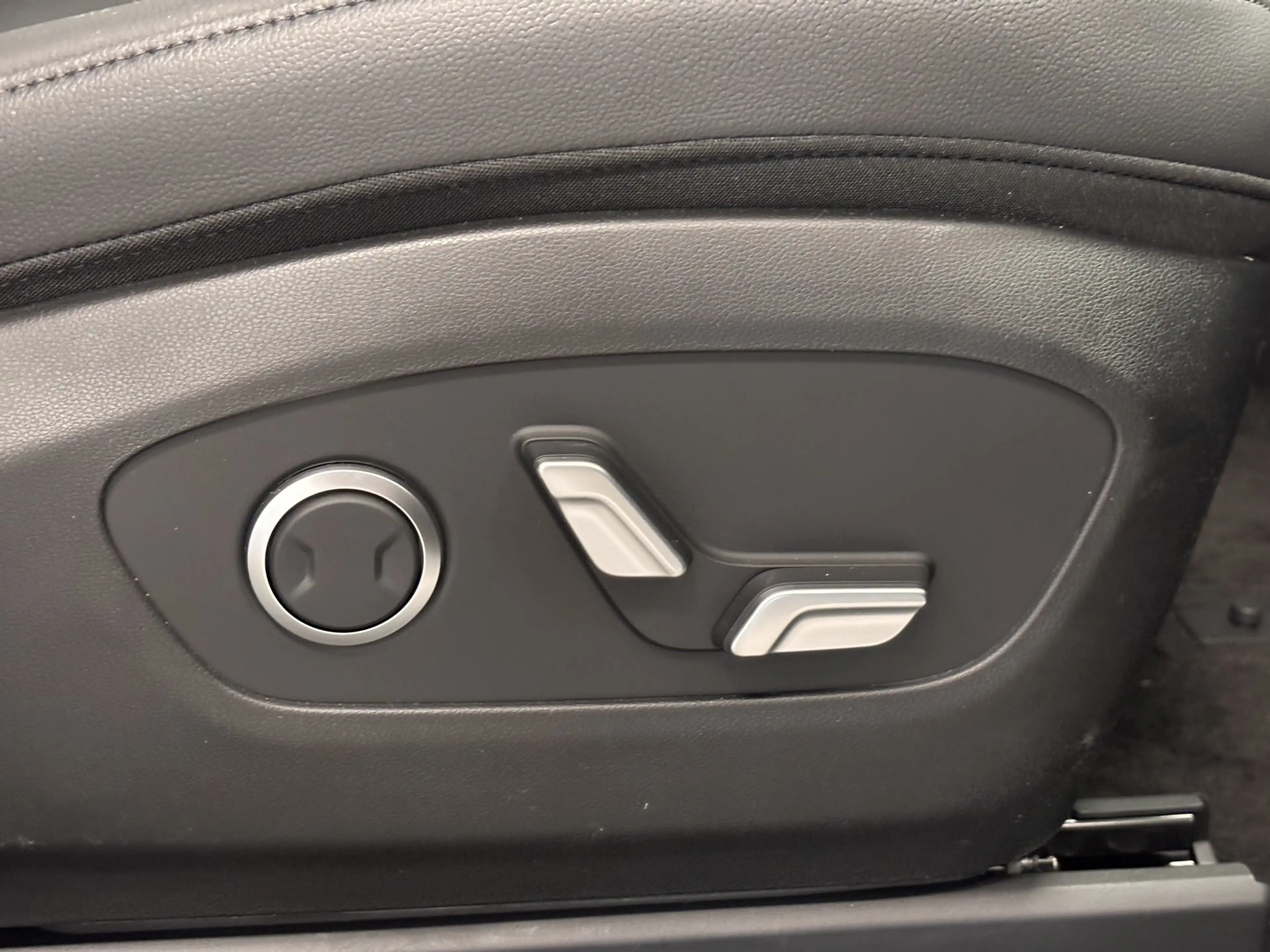 Hyundai IONIQ 9 Style 7p. 110.3 kWh Volledig Elektrisch met 620 KM — photo 5
