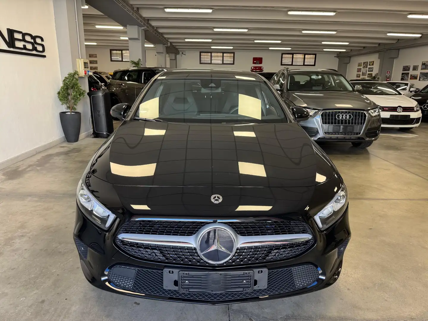 Mercedes-Benz A 220 d Premium Night edition 4matic auto Tetto Burmaste Nero - 2