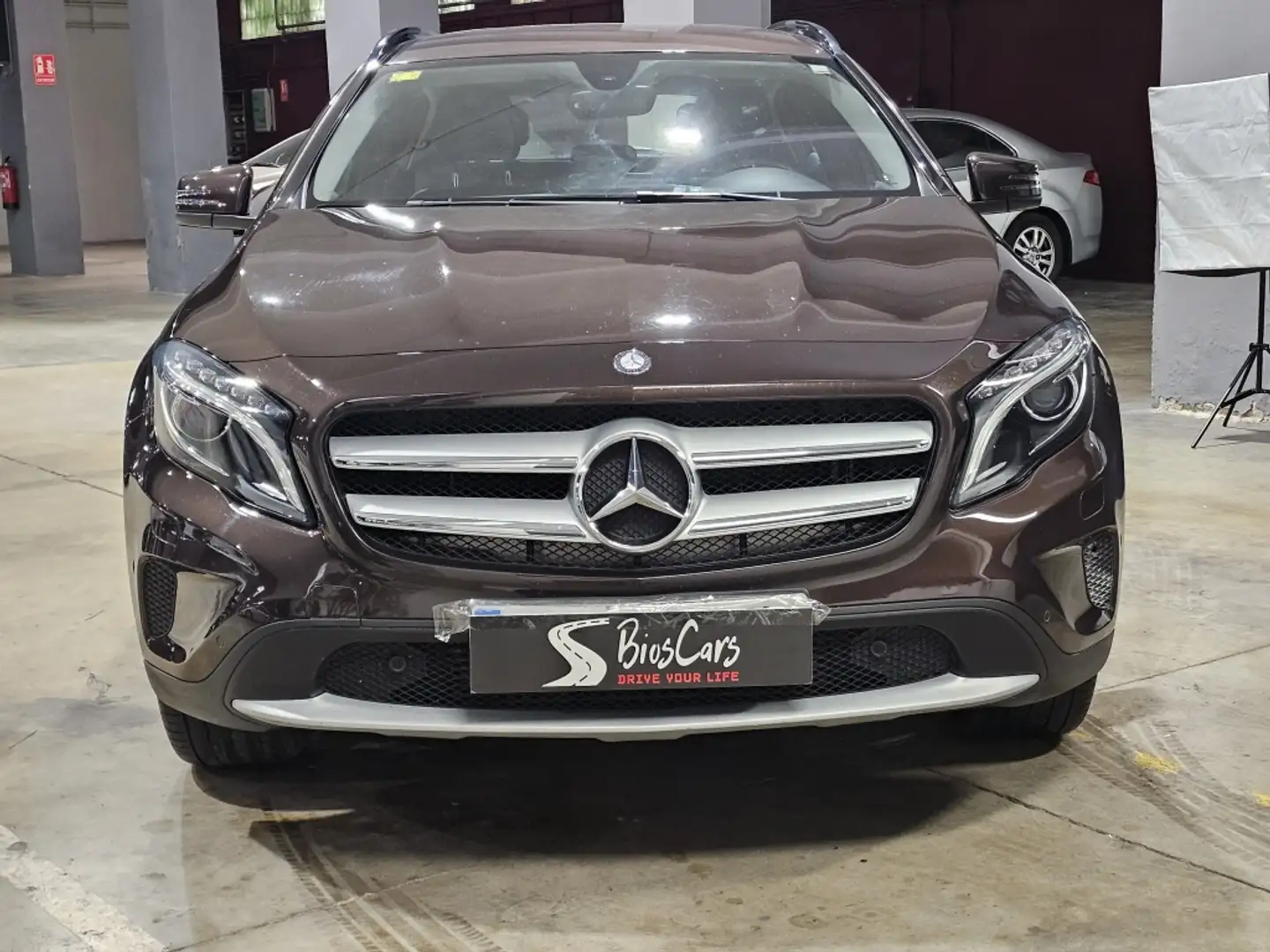 Mercedes-Benz GLA 200 200CDI Urban 7G-DCT Marrón - 2