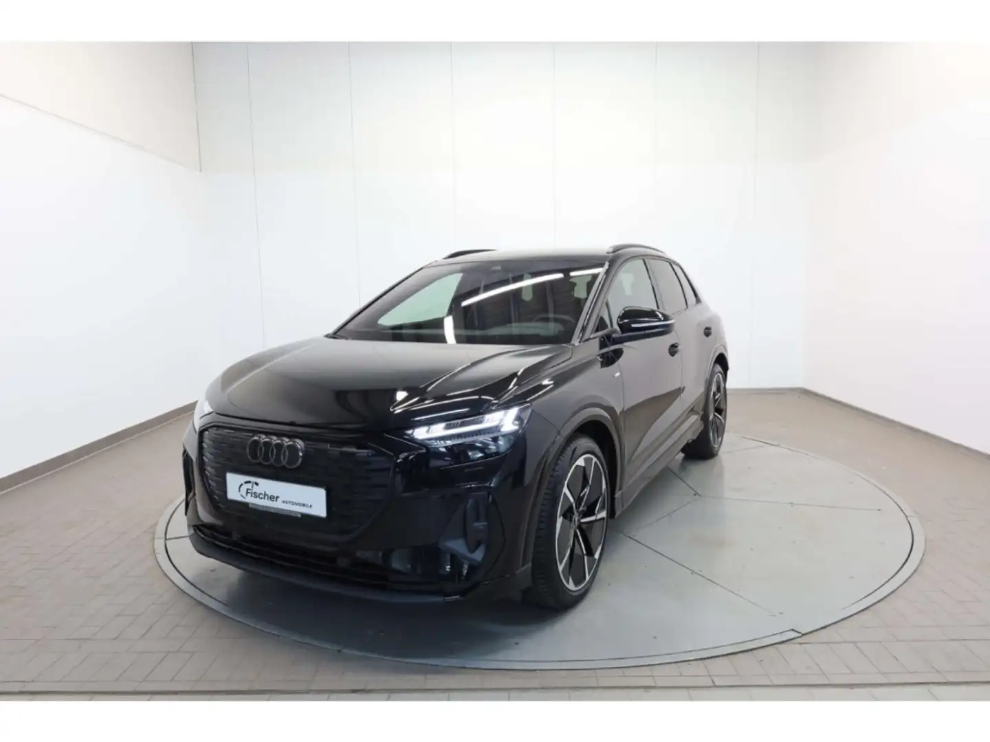Audi Q4 e-tron quattro edition S line Schwarz - 2