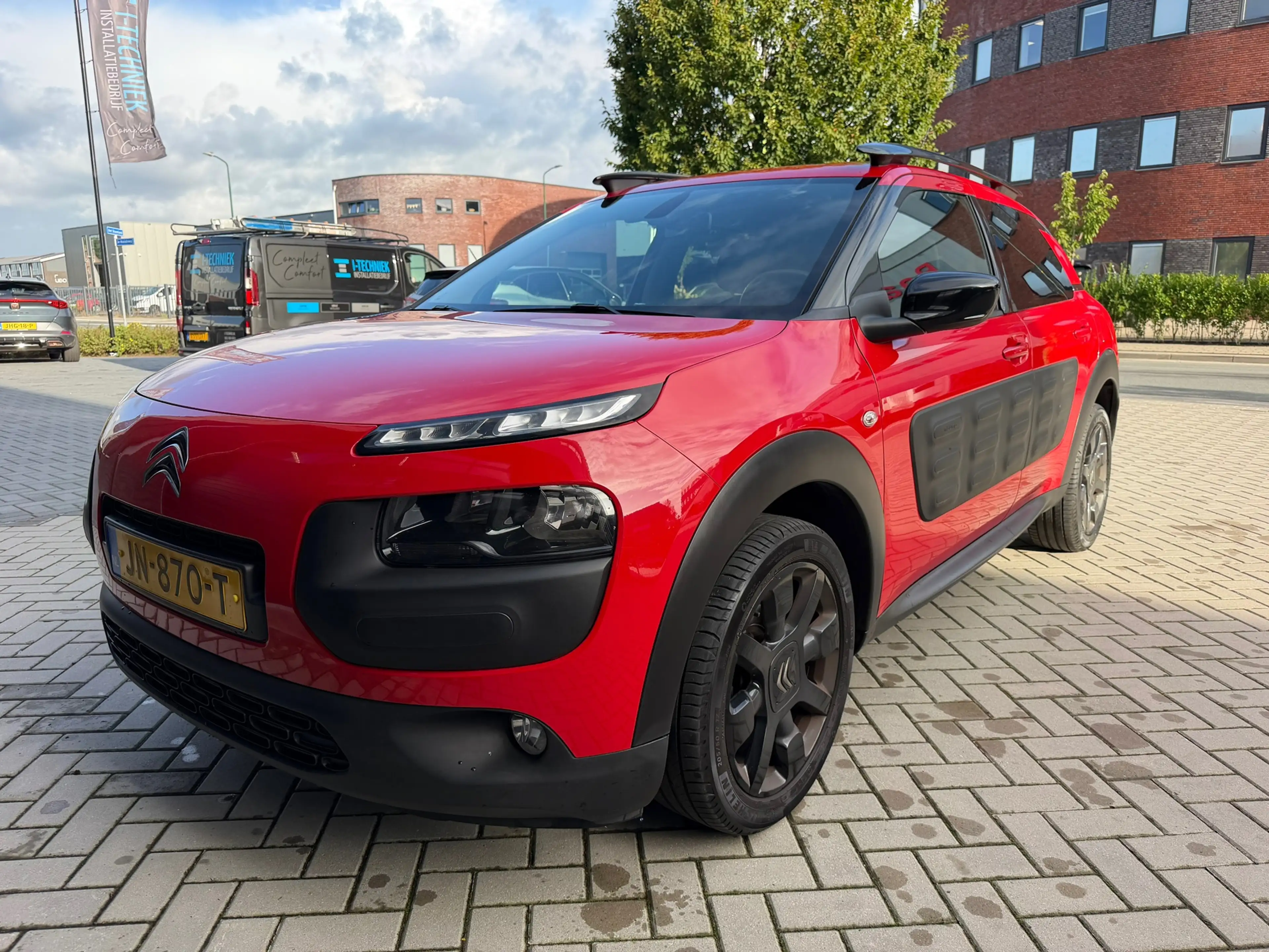 Citroen C4 Cactus 1.2 PureTech Shine — photo 13