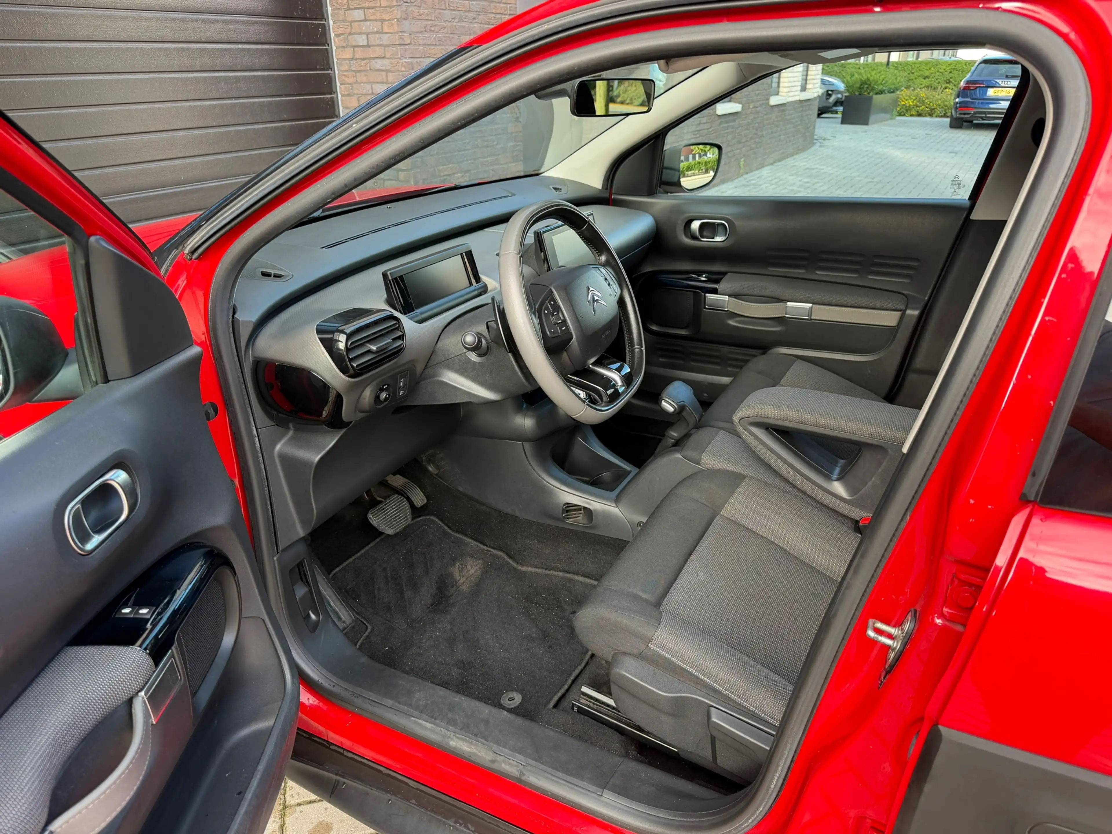 Citroen C4 Cactus 1.2 PureTech Shine — photo 14