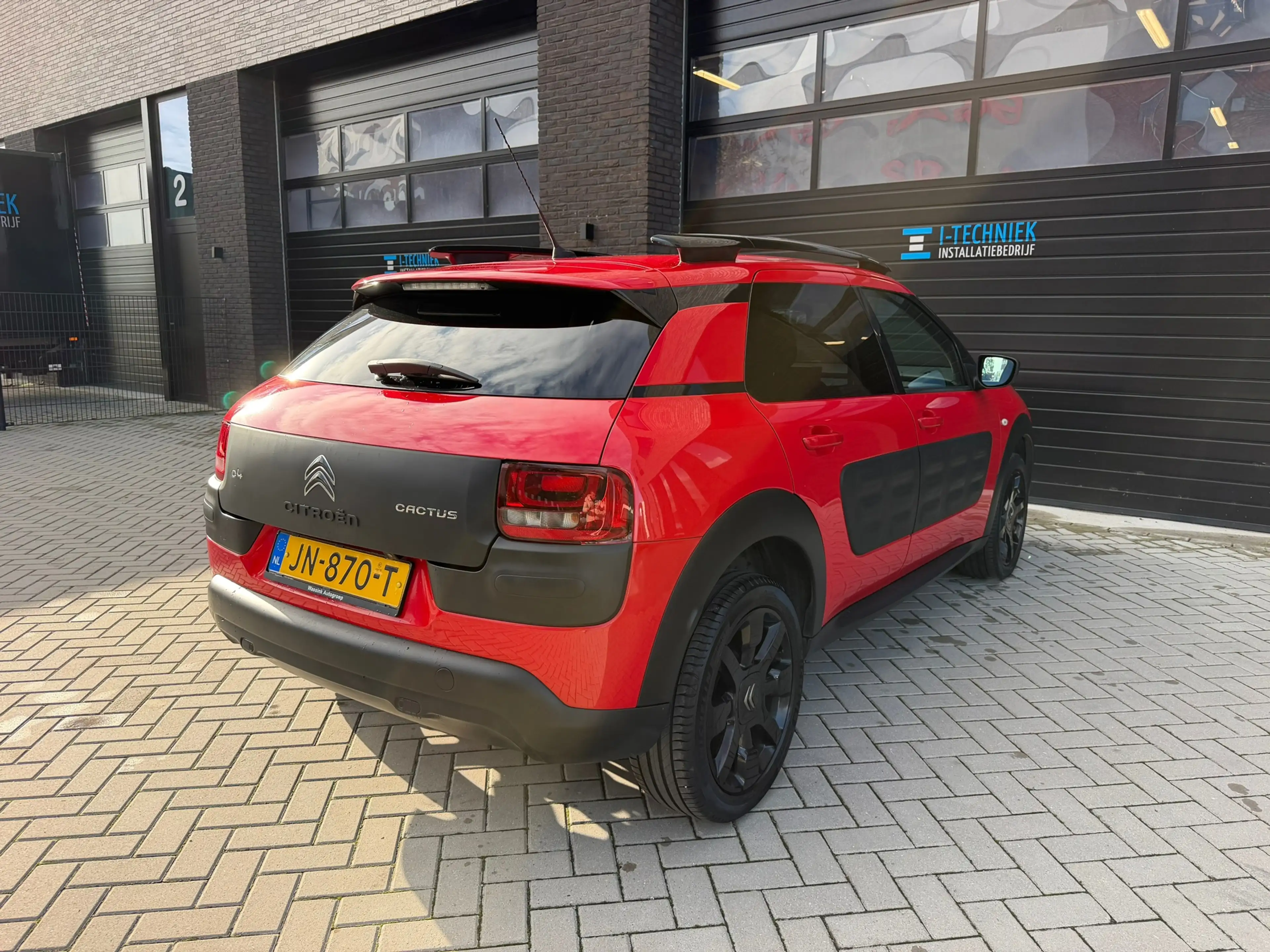 Citroen C4 Cactus 1.2 PureTech Shine — photo 10