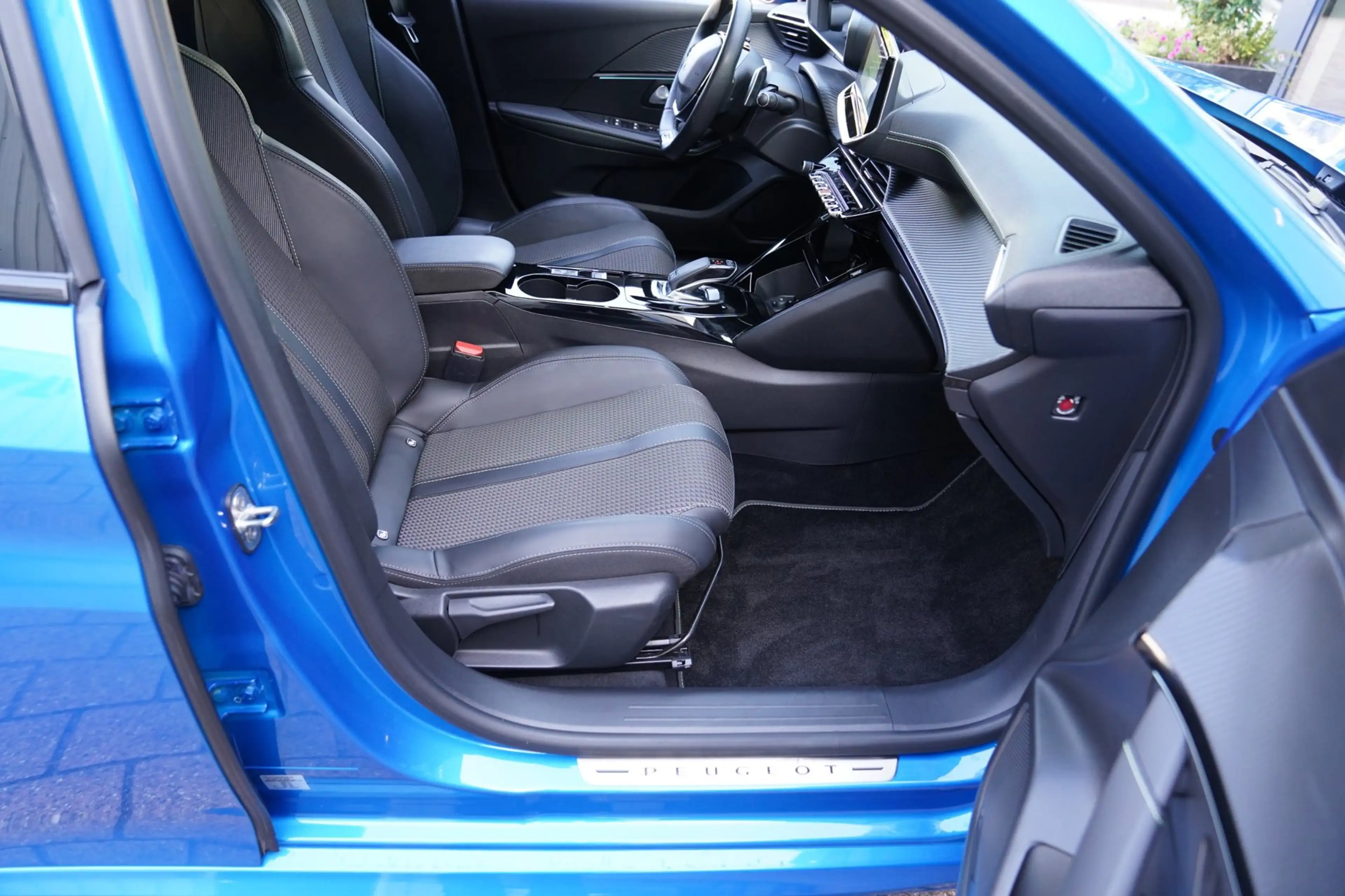 Peugeot 208 1.2 PureTech GT Pack | Prijs rijklaar incl. 12 mnd — photo 23
