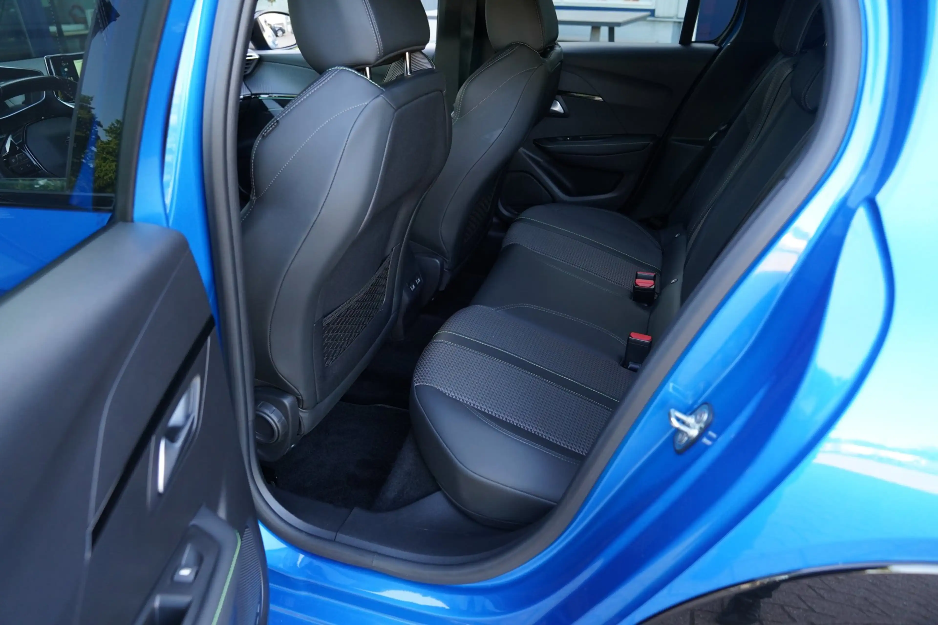 Peugeot 208 1.2 PureTech GT Pack | Prijs rijklaar incl. 12 mnd — photo 20