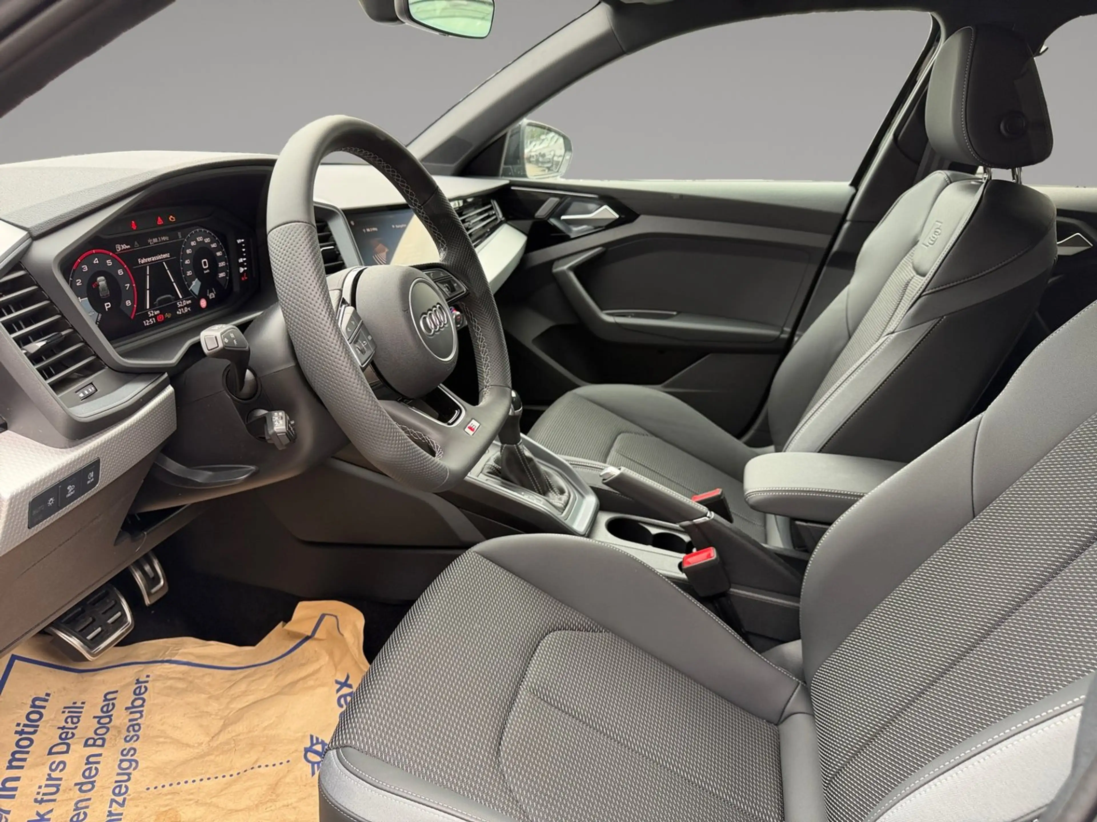 Audi A1 30 TFSI intense — photo 9