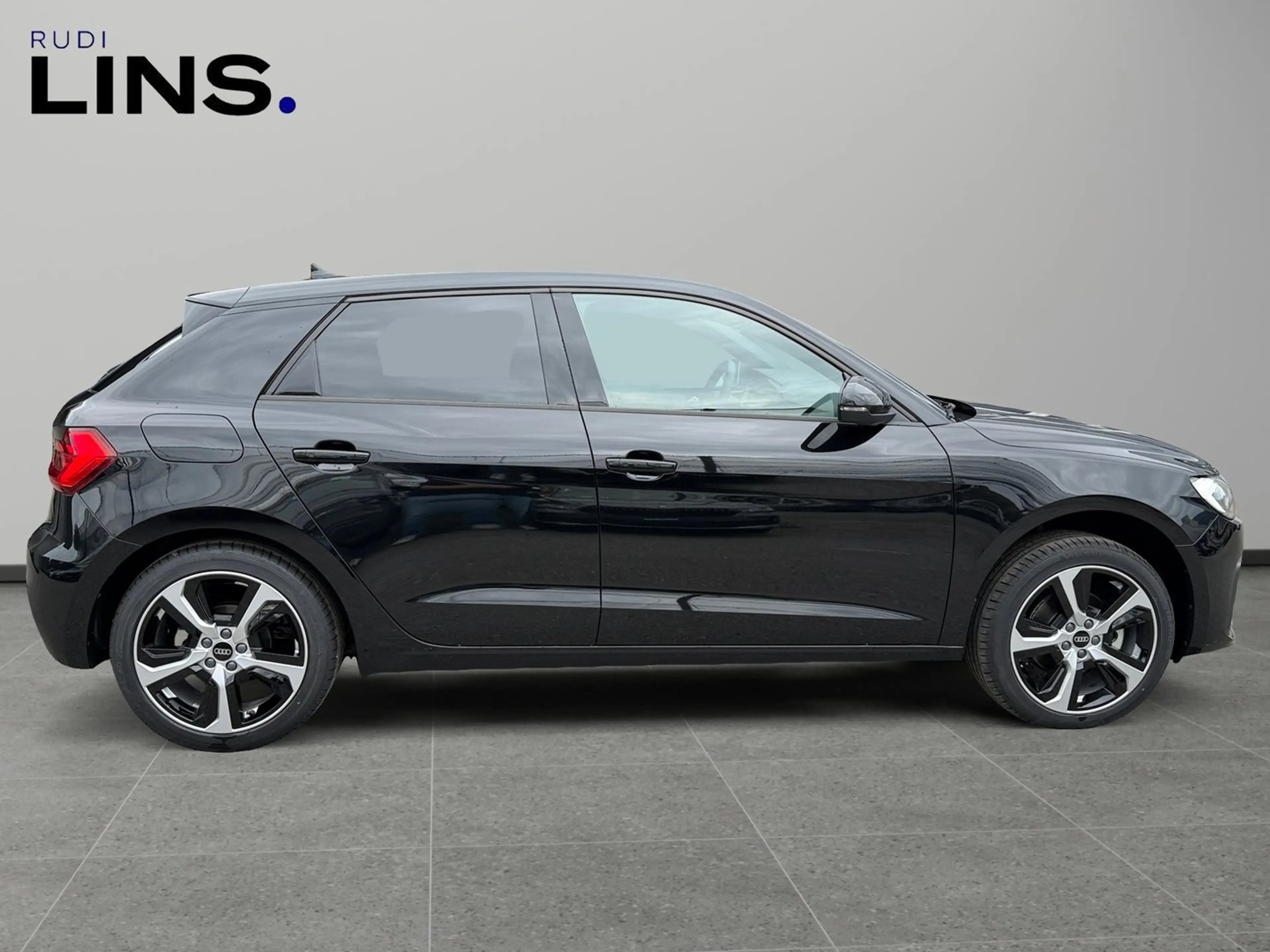 Audi A1 30 TFSI intense — photo 6