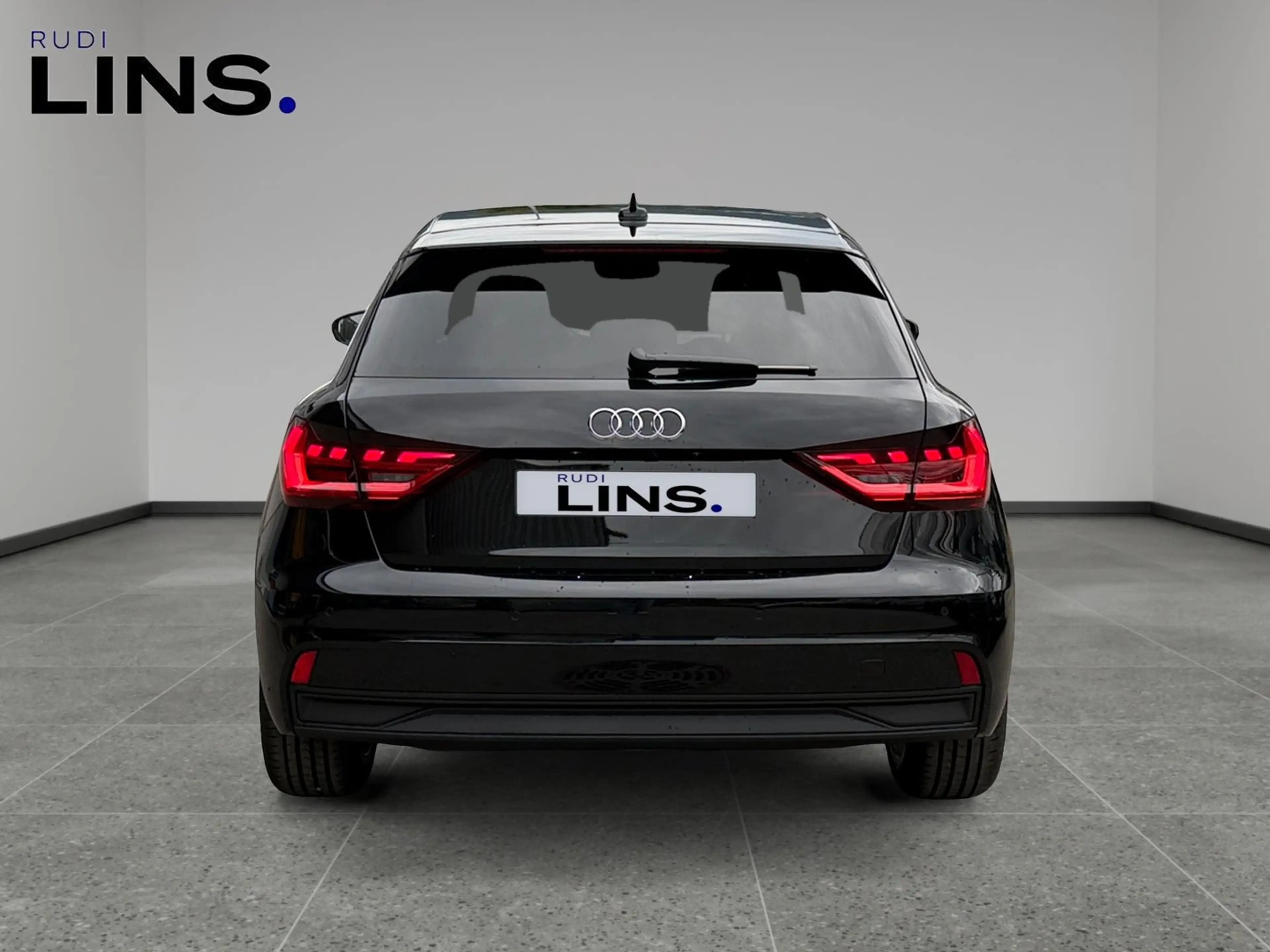 Audi A1 30 TFSI intense — photo 4