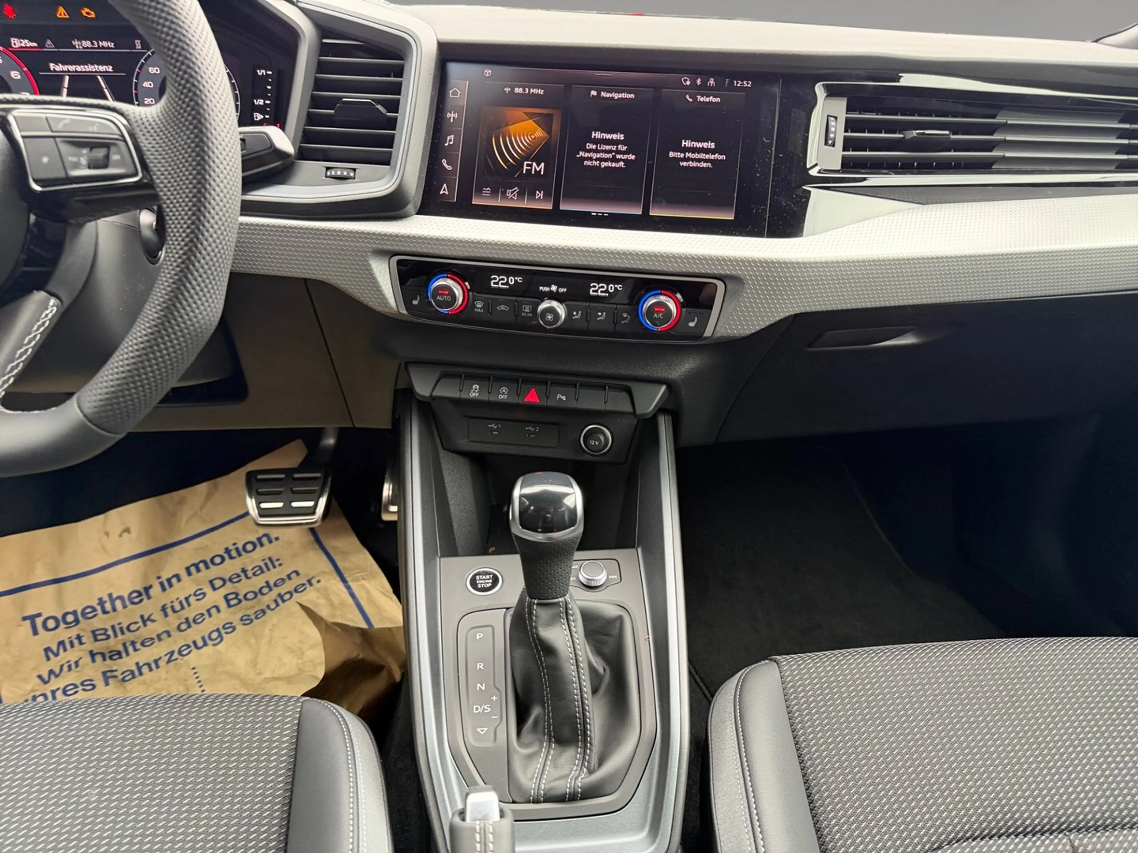Audi A1 30 TFSI intense — photo 11