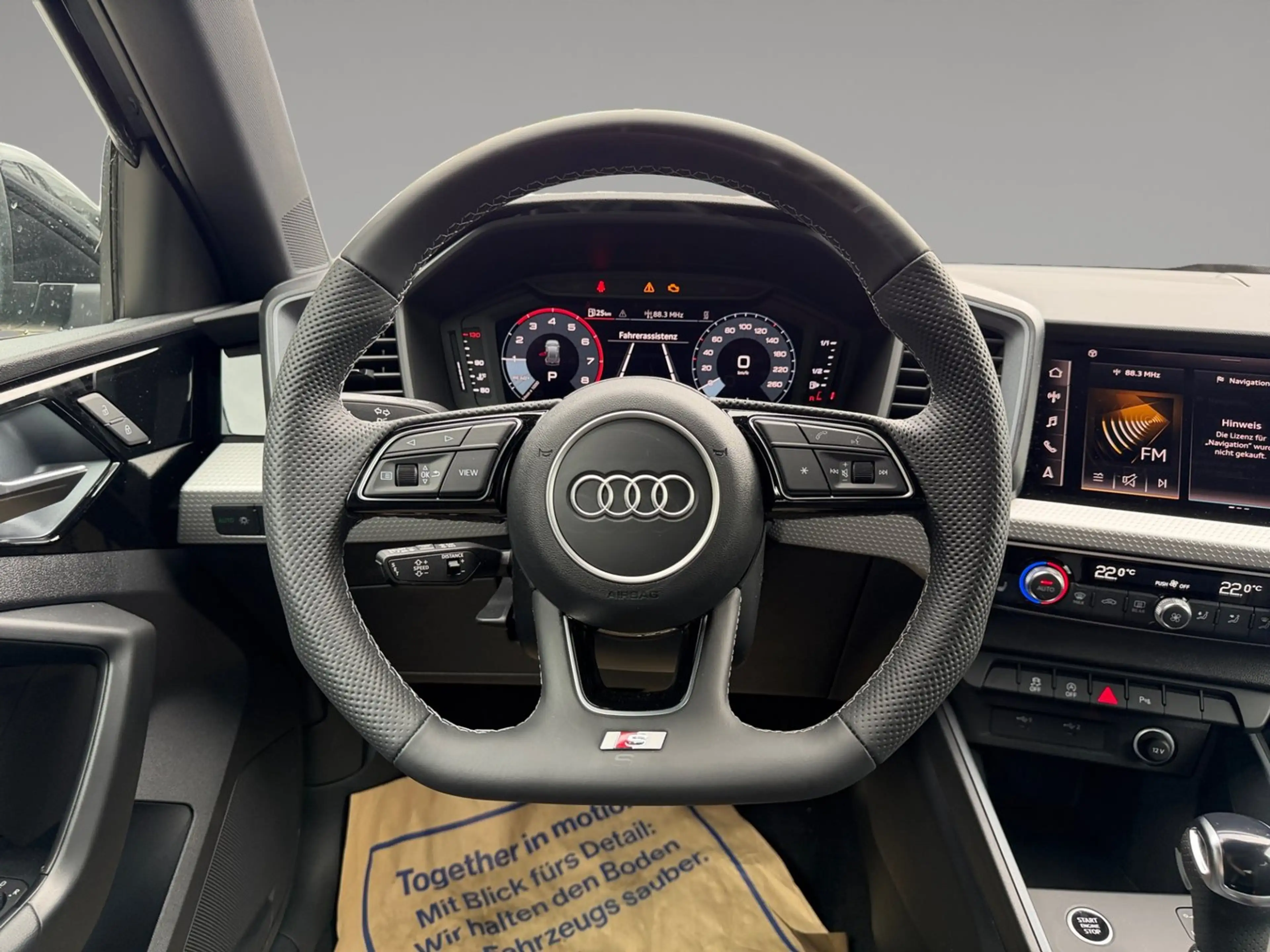 Audi A1 30 TFSI intense — photo 12