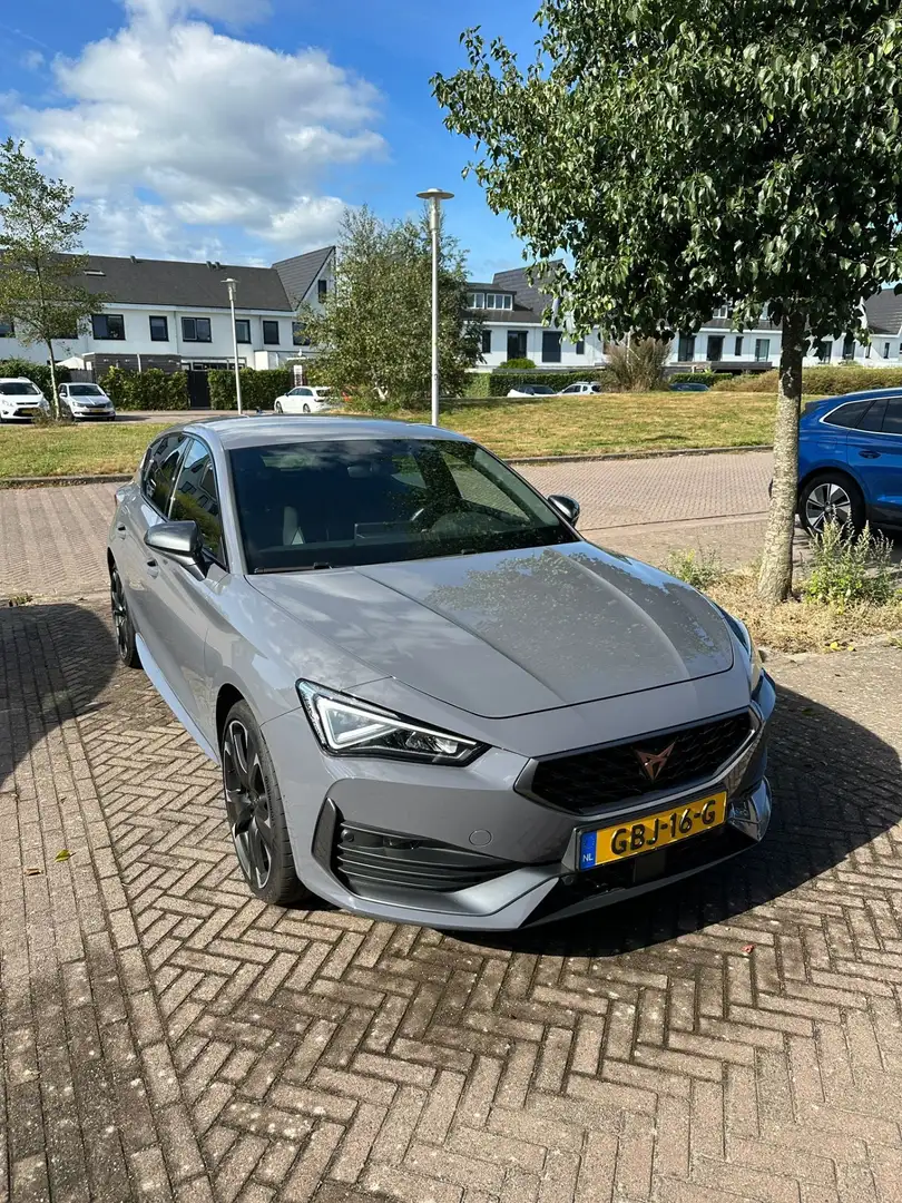 SEAT Leon e-Hybrid 1.4 Adren. Сірий - 1