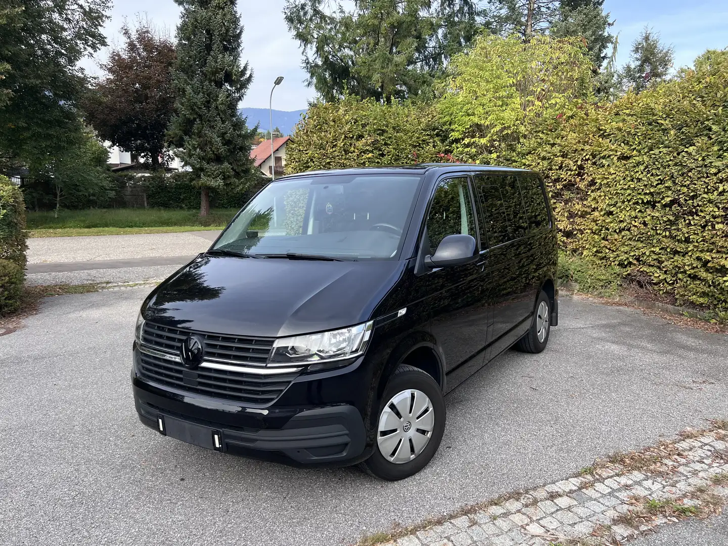Volkswagen T6 Transporter T6.1 Doka Kastenwagen KR 2,0 TDI Schwarz - 1