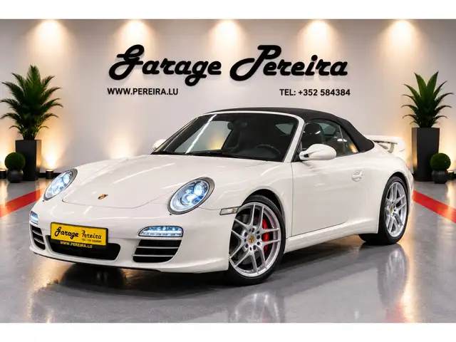 Porsche 911 view 5