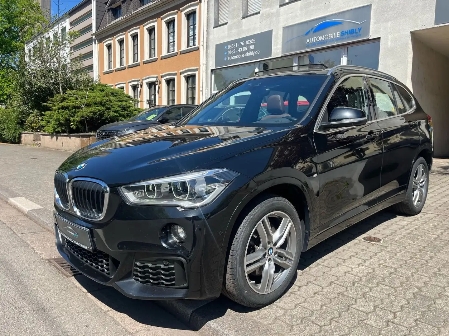 BMW X1 xDrive 25 d M Sport Aut. Leder, PANORAMA Noir - 1