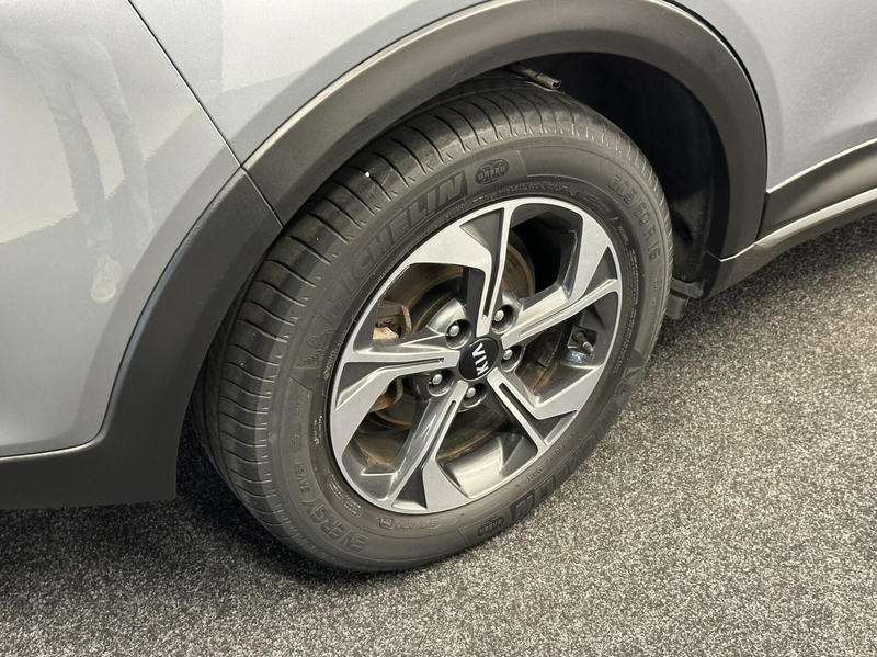 Kia XCeed 1.0 T-GDi ComfortLine CAMERA CARPLAY NAVI CRUISE E — photo 11