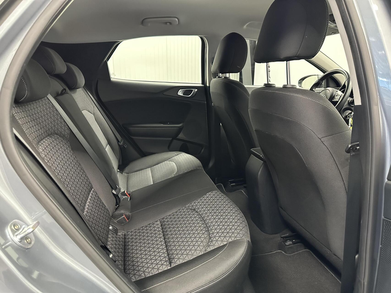 Kia XCeed 1.0 T-GDi ComfortLine CAMERA CARPLAY NAVI CRUISE E — photo 14
