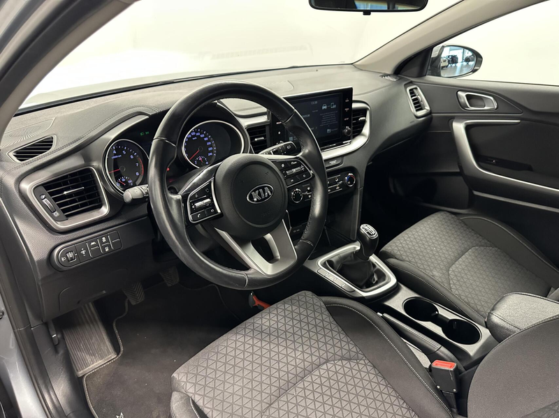 Kia XCeed 1.0 T-GDi ComfortLine CAMERA CARPLAY NAVI CRUISE E — photo 15