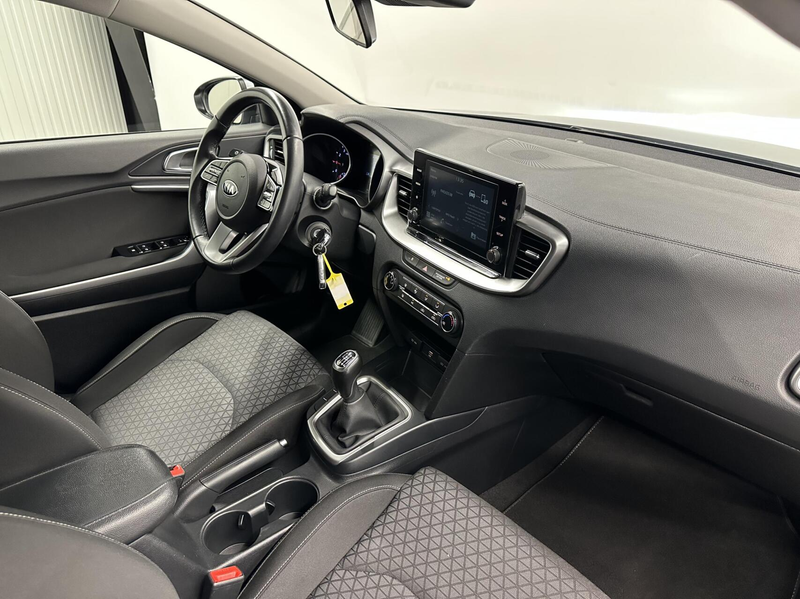 Kia XCeed 1.0 T-GDi ComfortLine CAMERA CARPLAY NAVI CRUISE E — photo 12