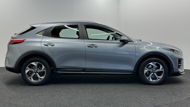 Kia XCeed 1.0 T-GDi ComfortLine CAMERA CARPLAY NAVI CRUISE E — photo 9