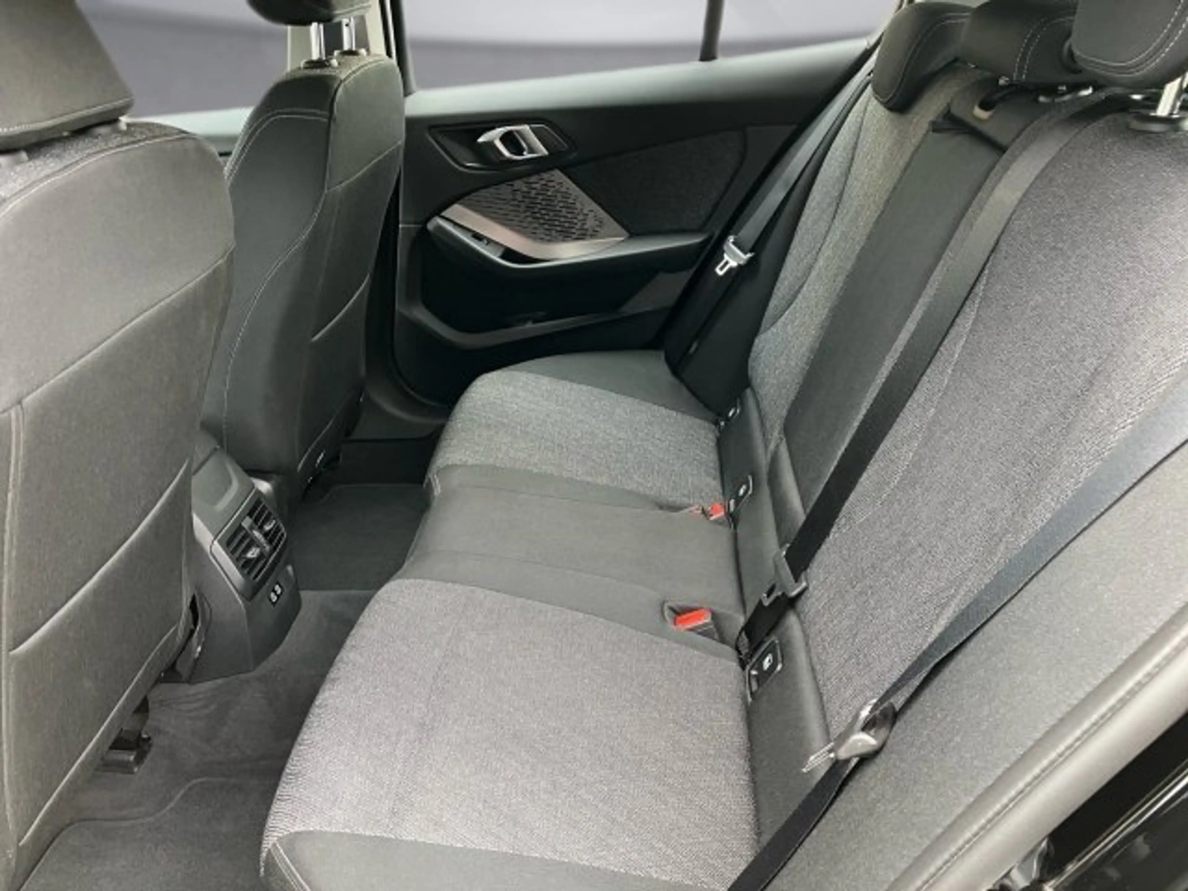 BMW 116 F70 — photo 12
