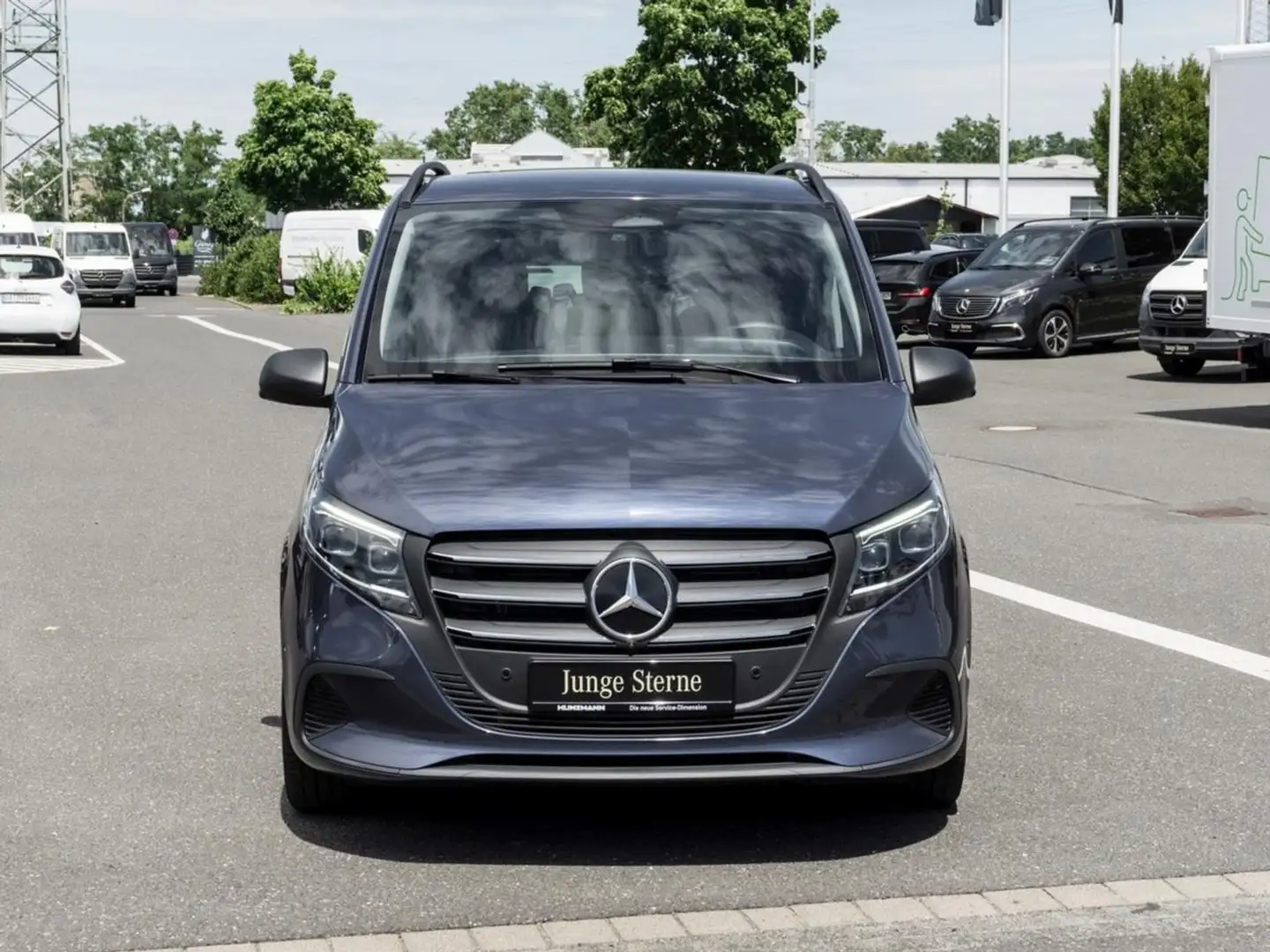 Mercedes-Benz Vito 124 CDI Tourer SELECT Lang Panorama Airmatic Blau - 2