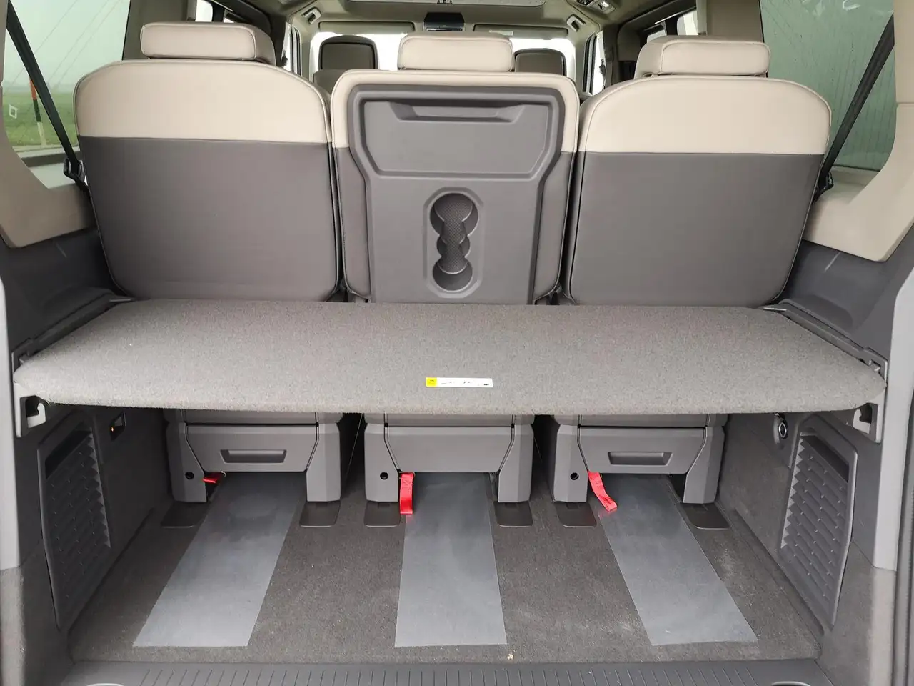 Volkswagen T7 Multivan 2,0TDI Edition DSG High LÜ 7 Sitzer 11