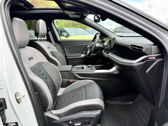 Jeep Compass view 12