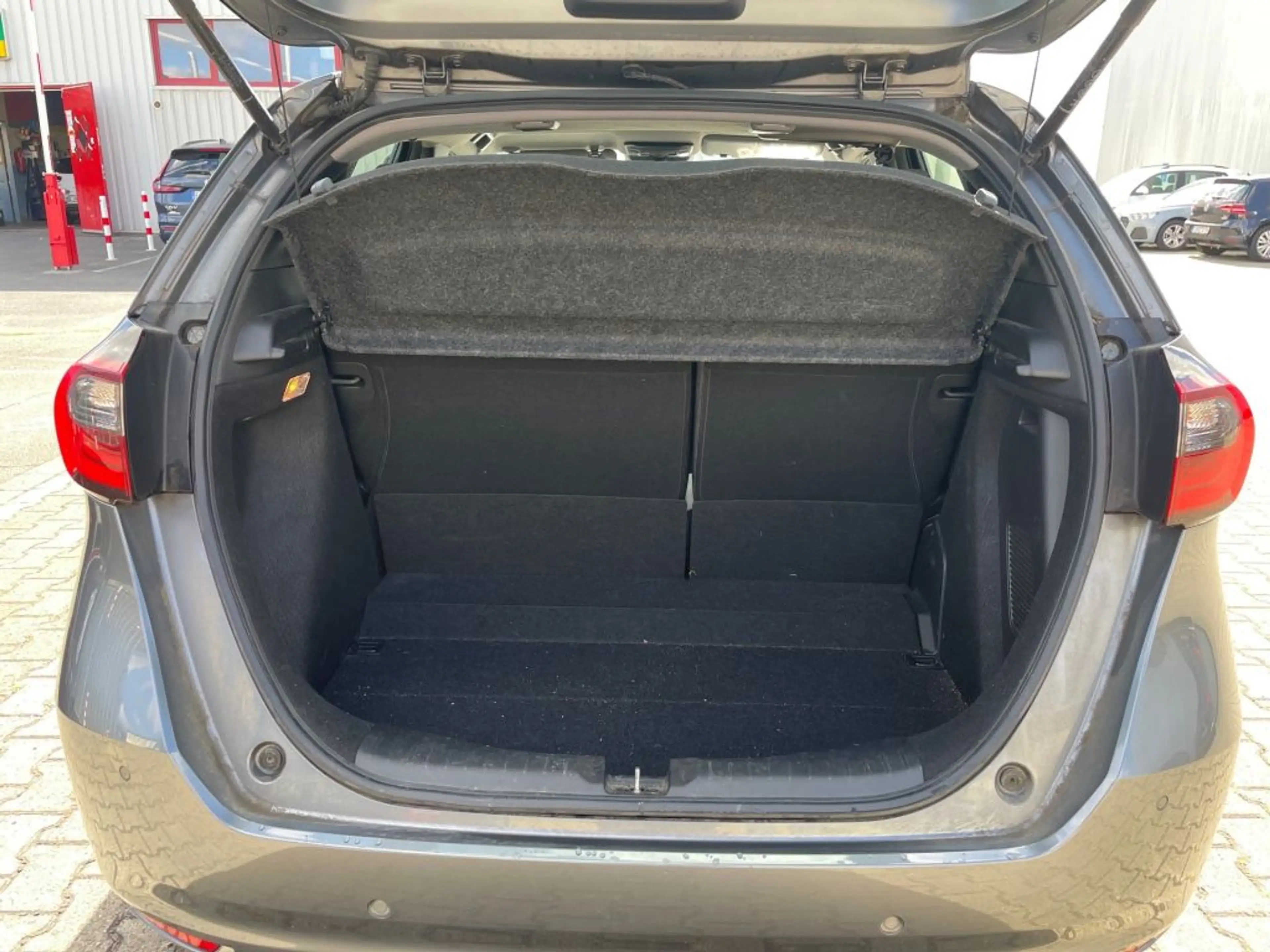 Honda Jazz 1.5 i-MMD Hybrid e-CVT Elegance — photo 12