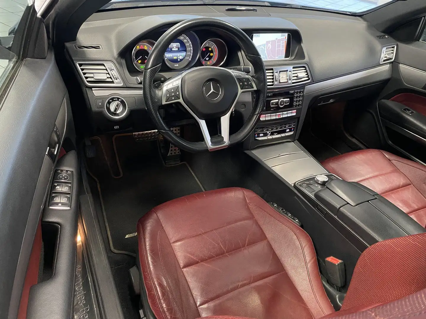 Mercedes-Benz E 250 CDI AMG Plus Panorama+19"+LEDER+LED*ILS !! Noir - 2