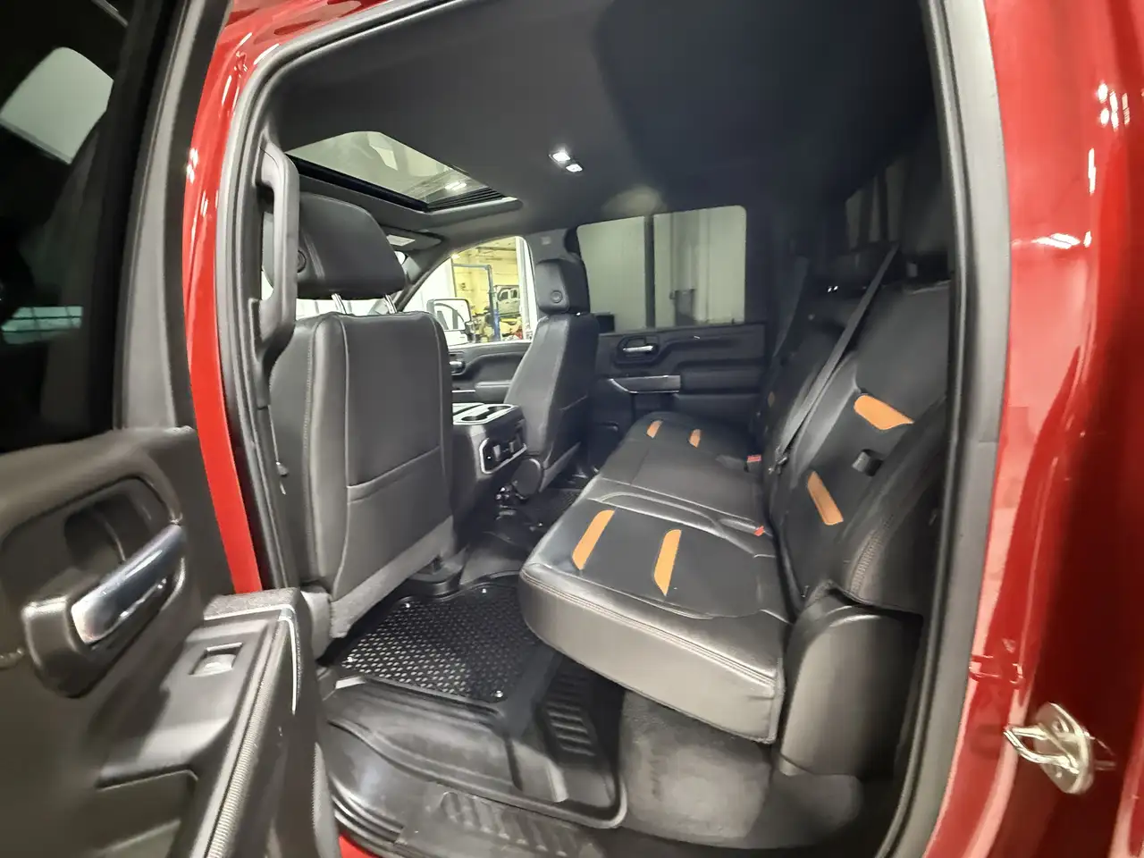 GMC Sierra 3500HD снимка GMC Sierra 3500HD