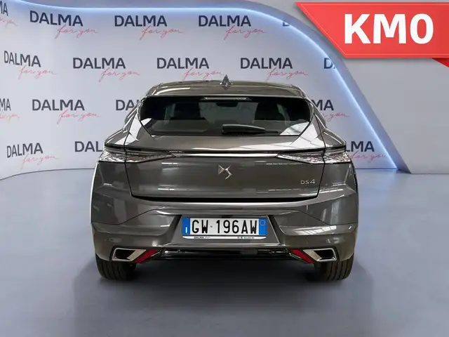 DS Automobiles DS 4 view 4
