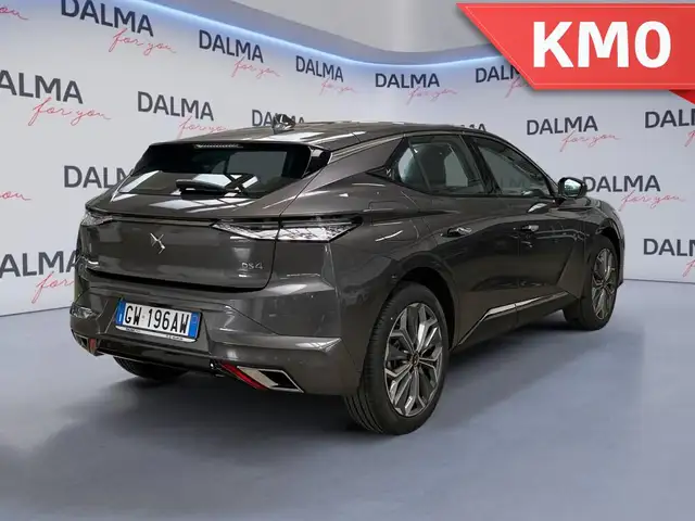 DS Automobiles DS 4 view 5
