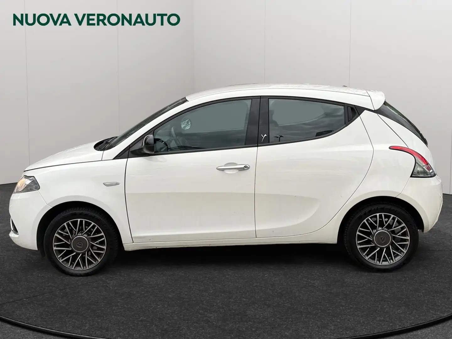 Lancia Ypsilon YPSILON Bianco - 2