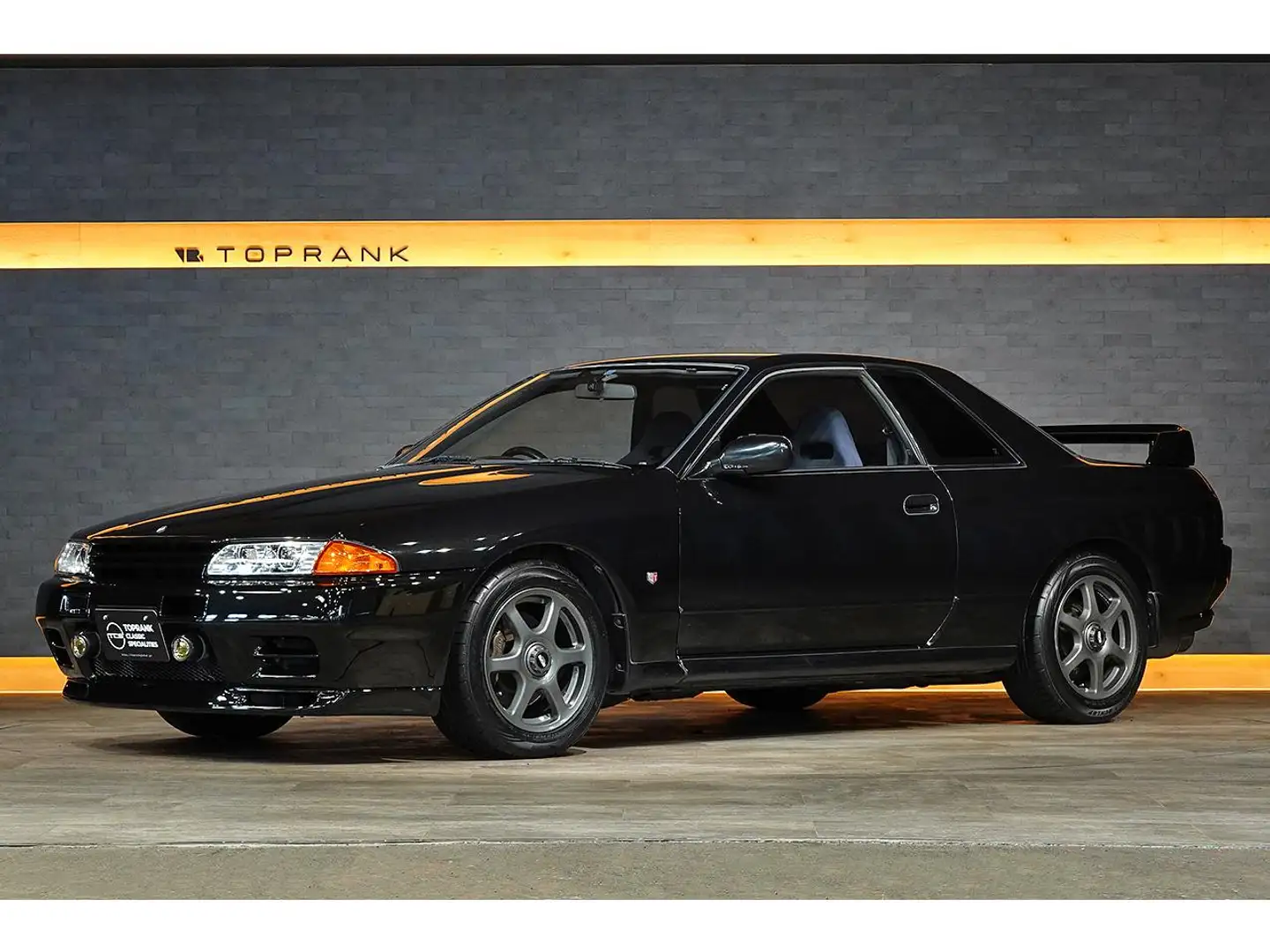 Nissan Skyline R32 GTR Negro - 1