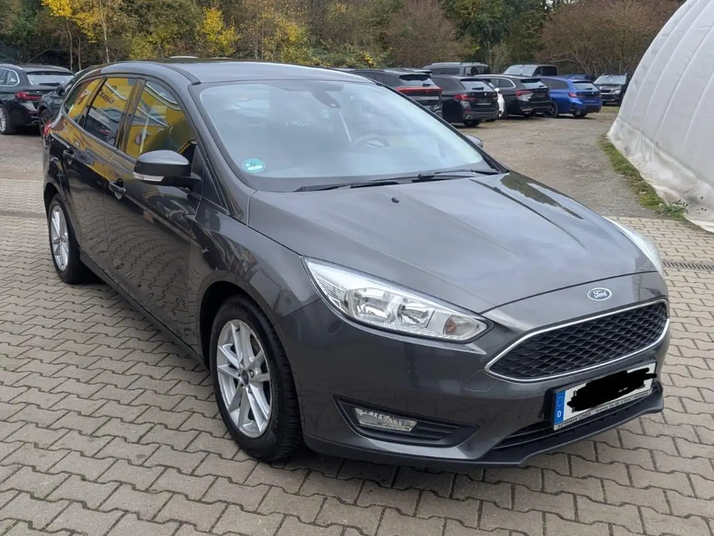Ford Focus 1,6 TÜV 05/27, Kombilimousine, wenig Kilometer Silber - 1