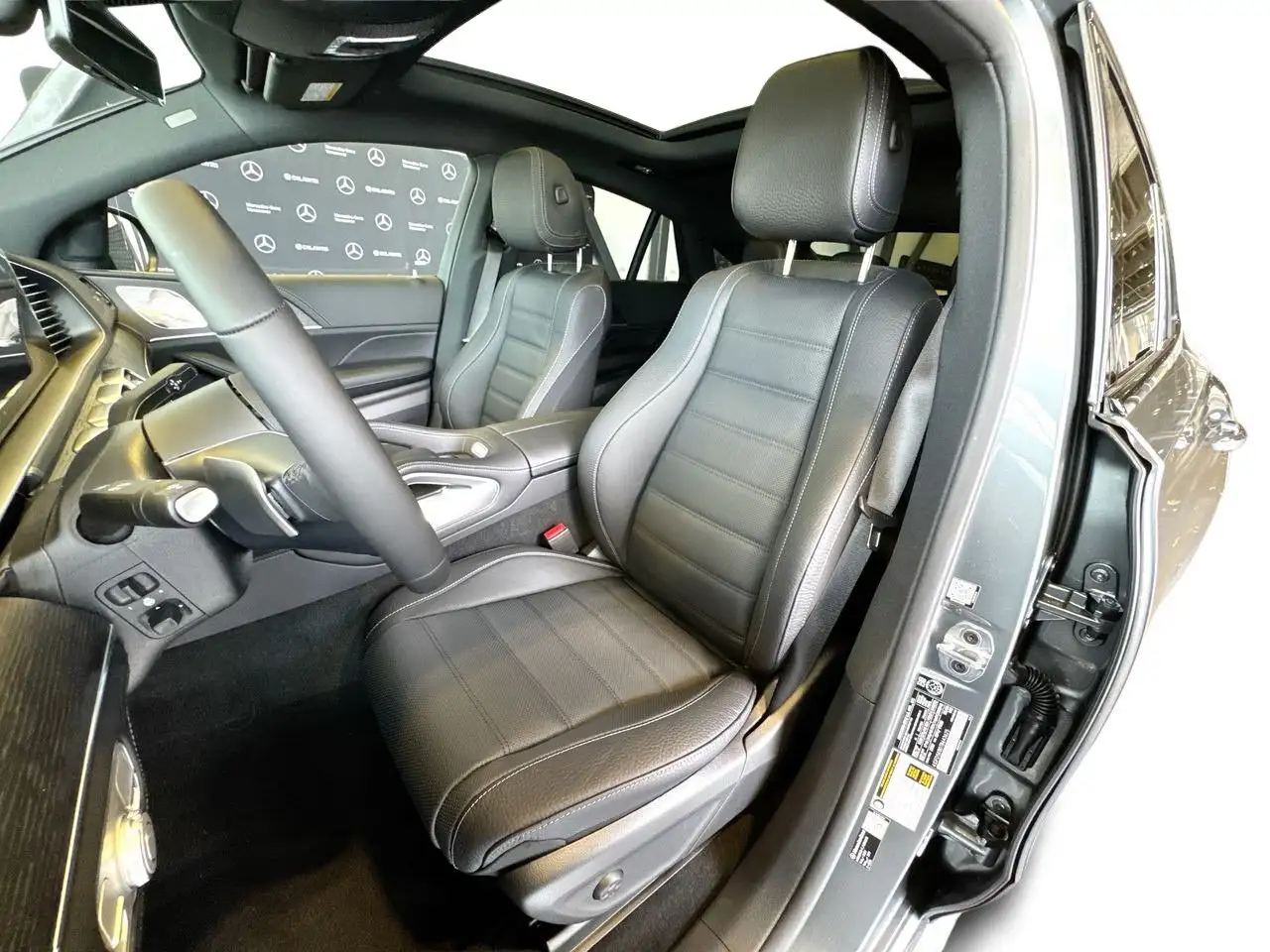 Mercedes-Benz GLE снимка Mercedes-Benz GLE