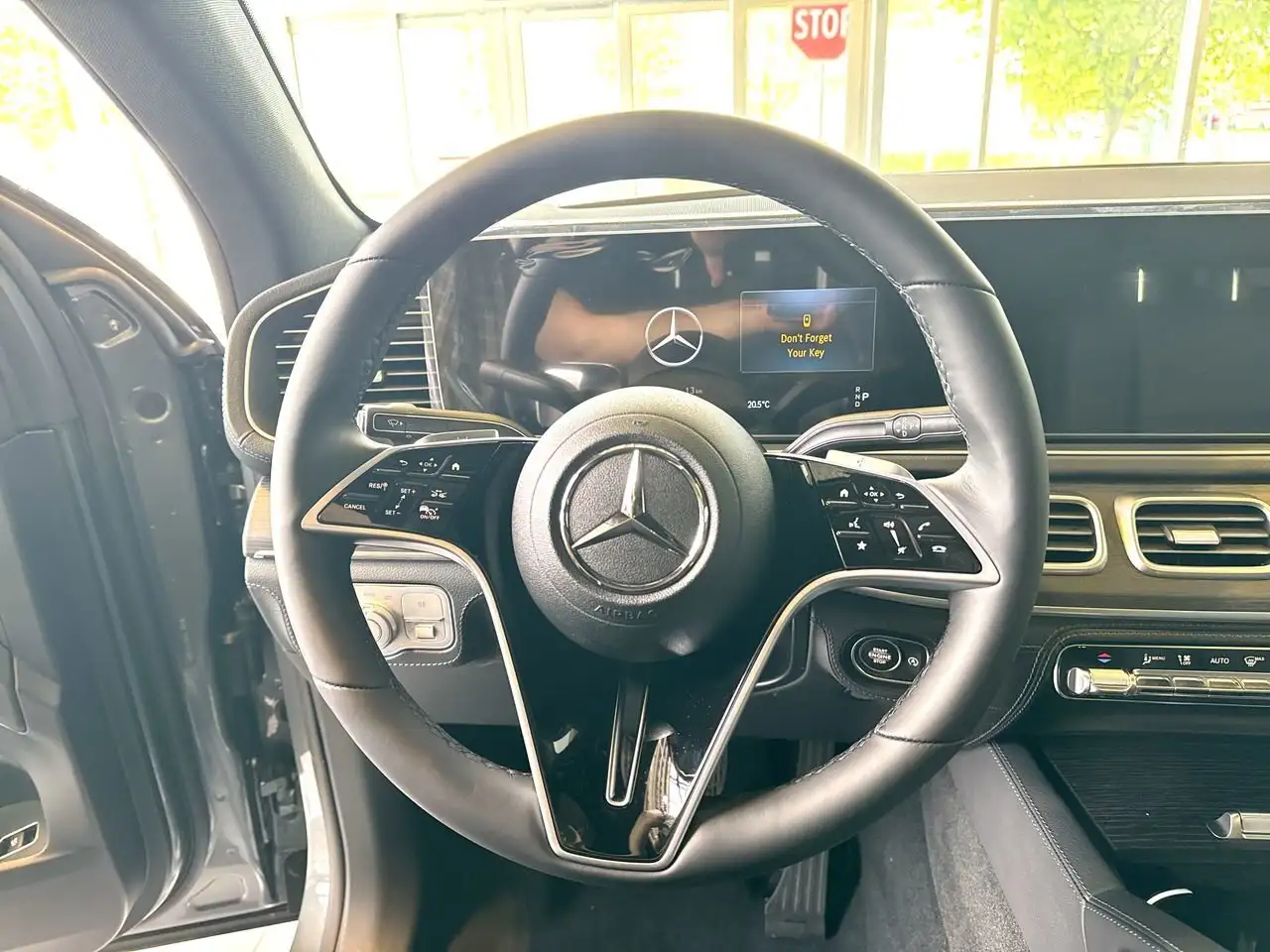 Mercedes-Benz GLE снимка Mercedes-Benz GLE