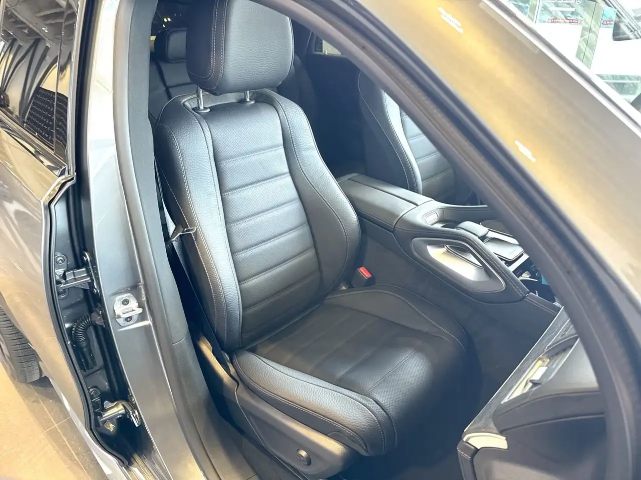 Mercedes-Benz GLE снимка Mercedes-Benz GLE