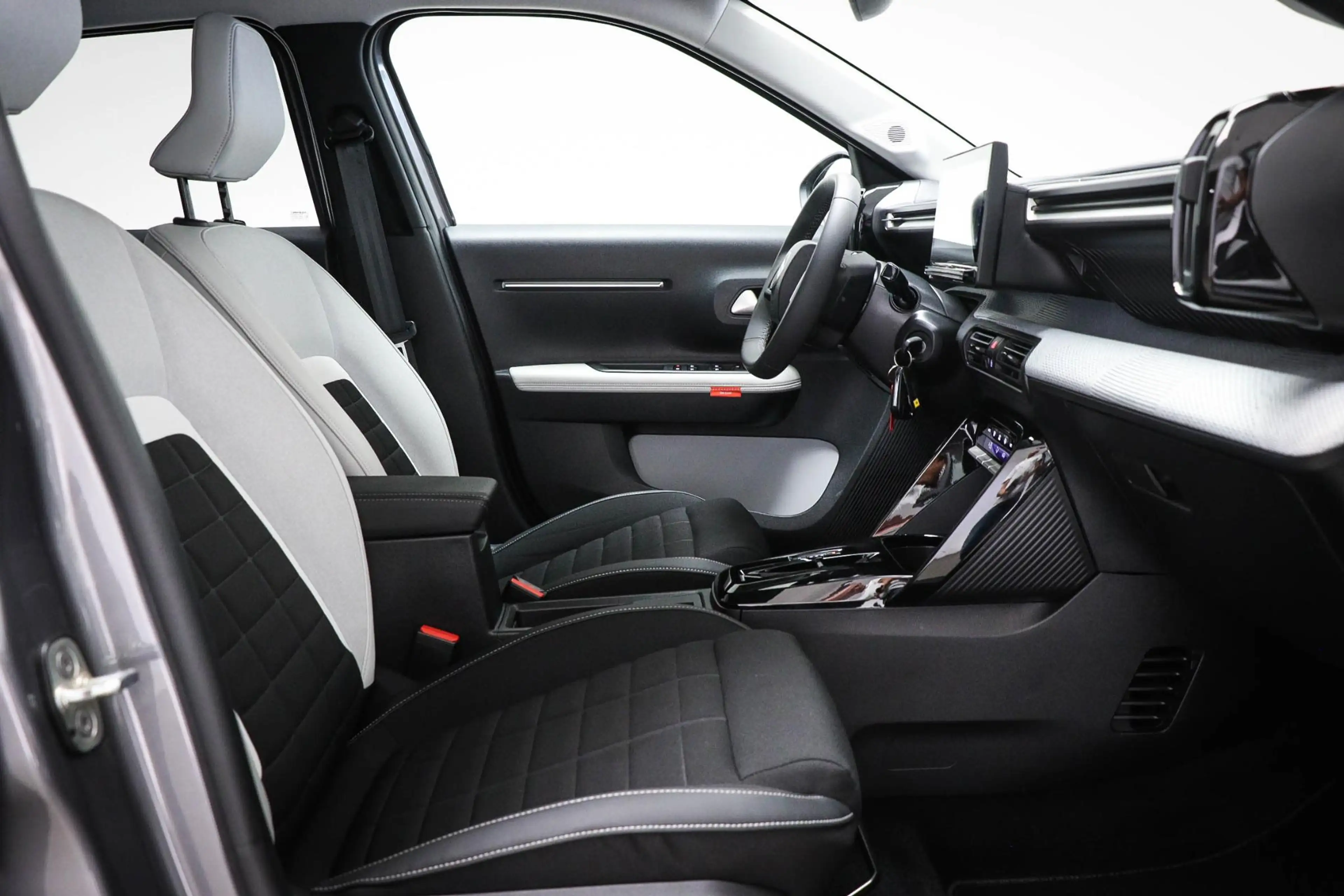 Citroen E-C3 Max 113pk 44 kWh | LED | HALF LEDER | CLIMA | DAB — photo 4