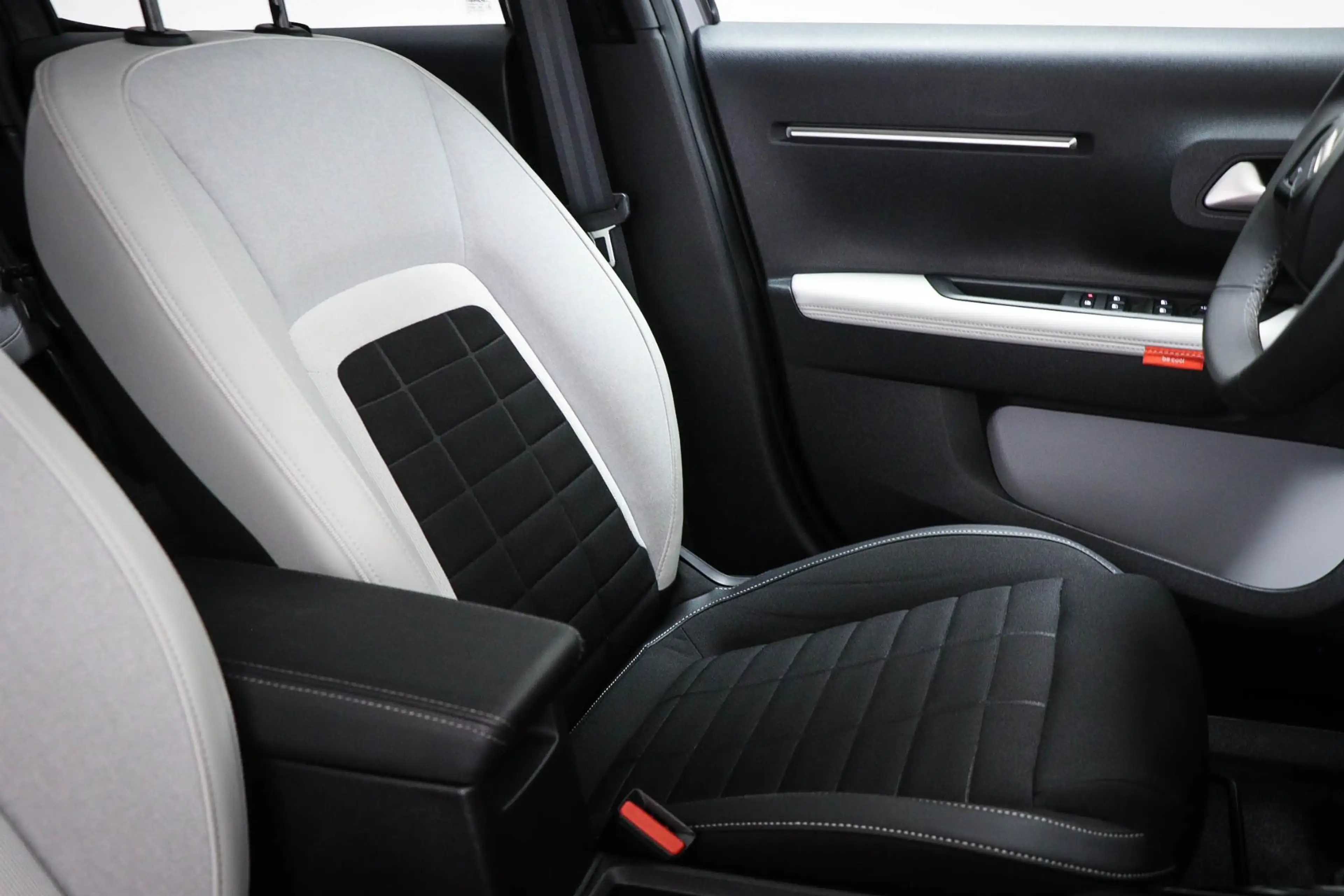 Citroen E-C3 Max 113pk 44 kWh | LED | HALF LEDER | CLIMA | DAB — photo 8