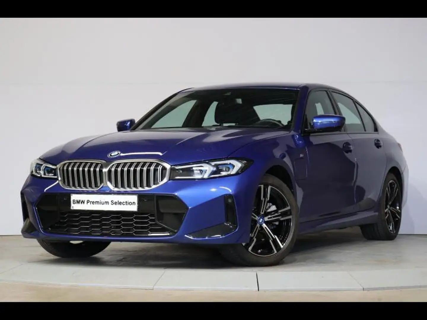 BMW 330 e Berline Kit M Sport Bleu - 1