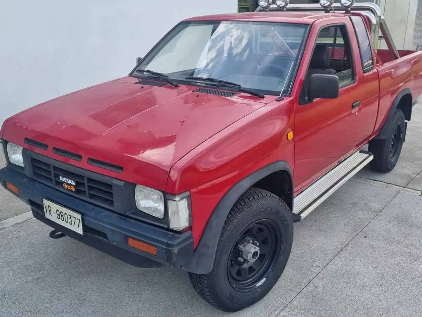Nissan King Cab 2.5d 4x4 163.000km Czerwony - 1