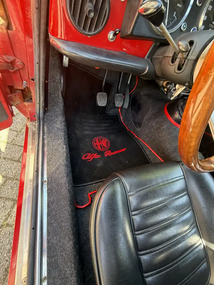 Alfa Romeo Spider 1600 Rood Gerestaureerd. Taxatierapport Aanwezig, foto 7