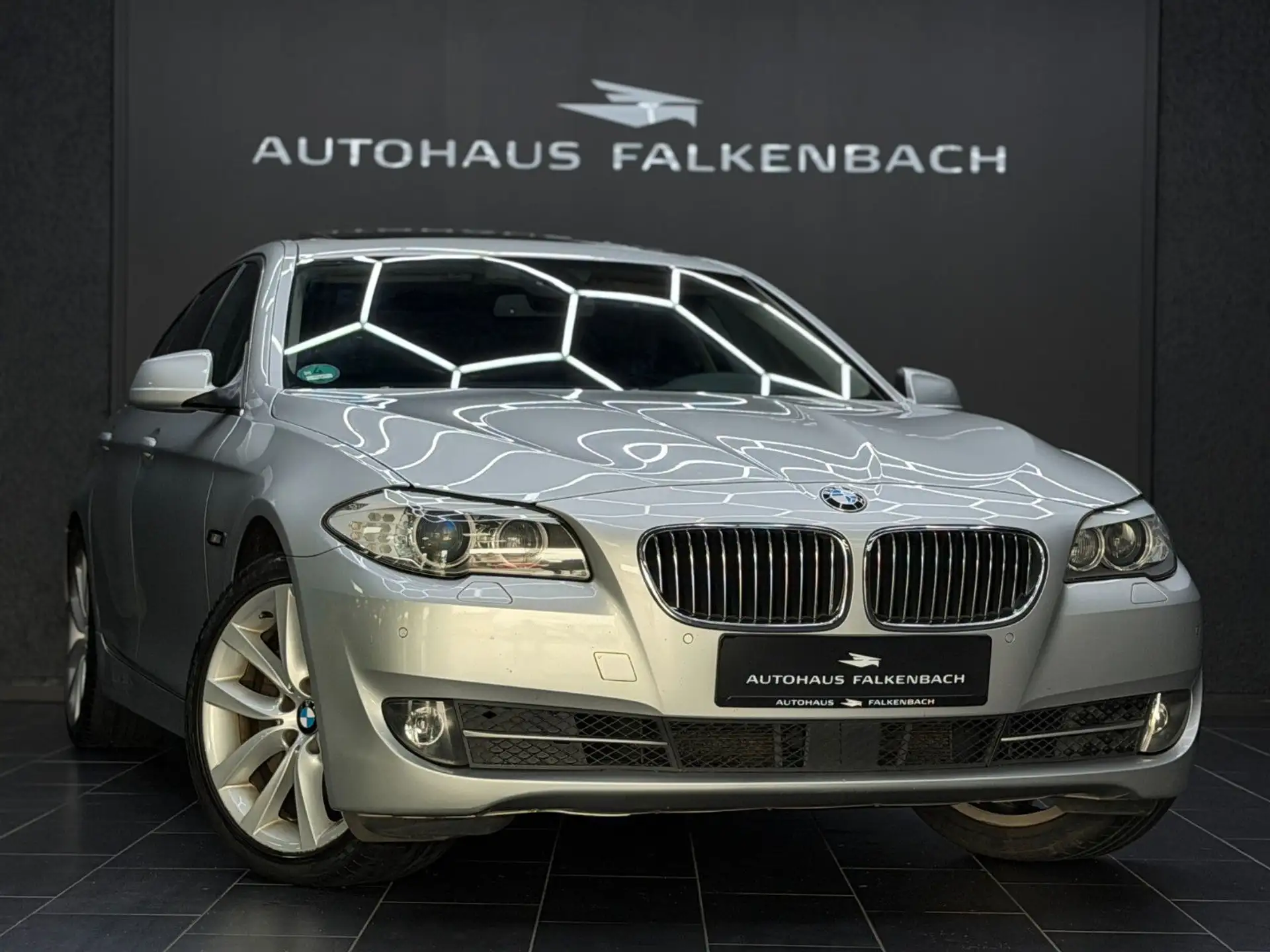 bmw 525 D*LIMOUSINE*SHD*LEDER*MEMORY*19"*HUD*AHK* 